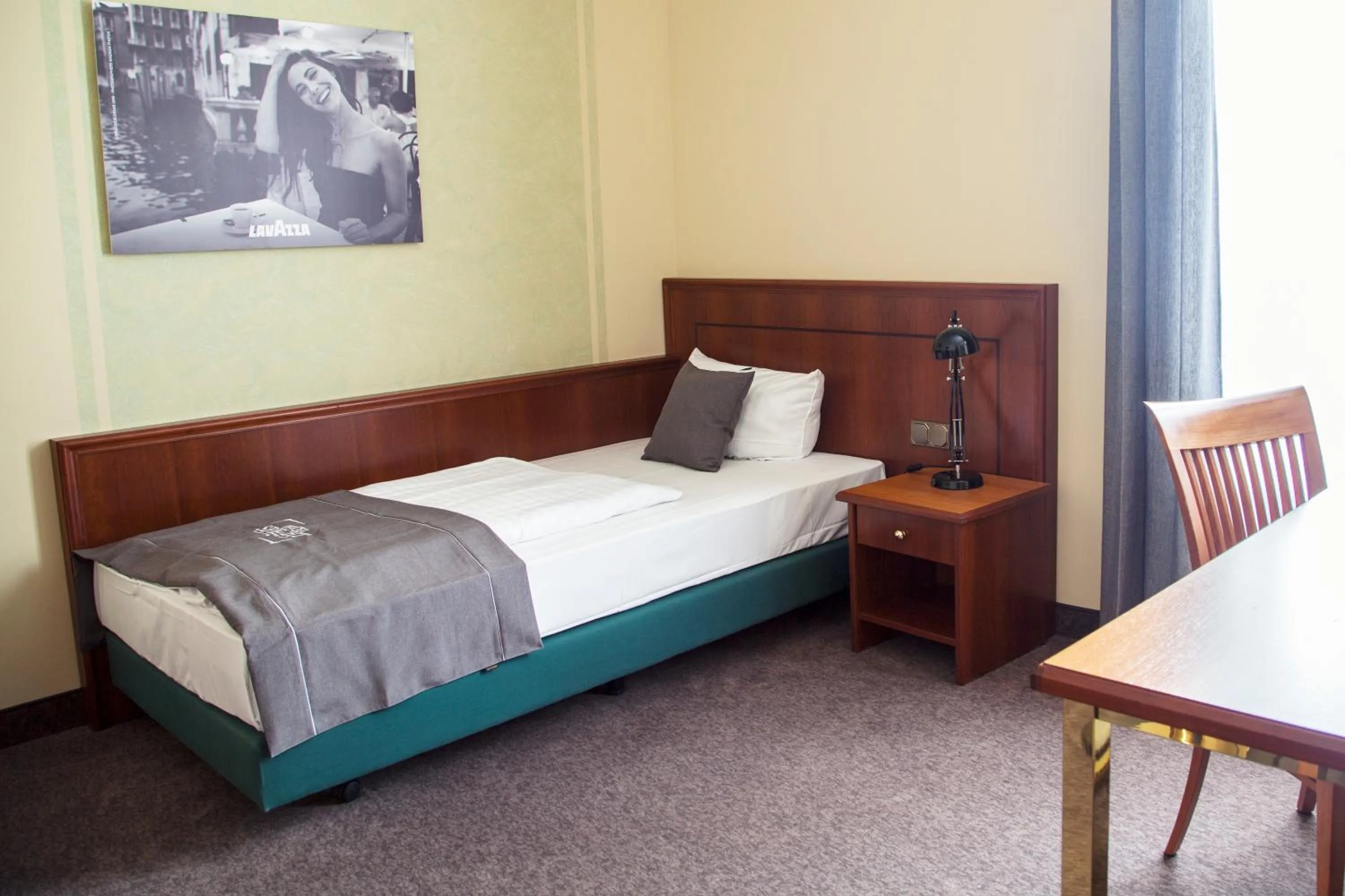 Photo of the whole room, Bed in Hotel Specht by Trotmannia