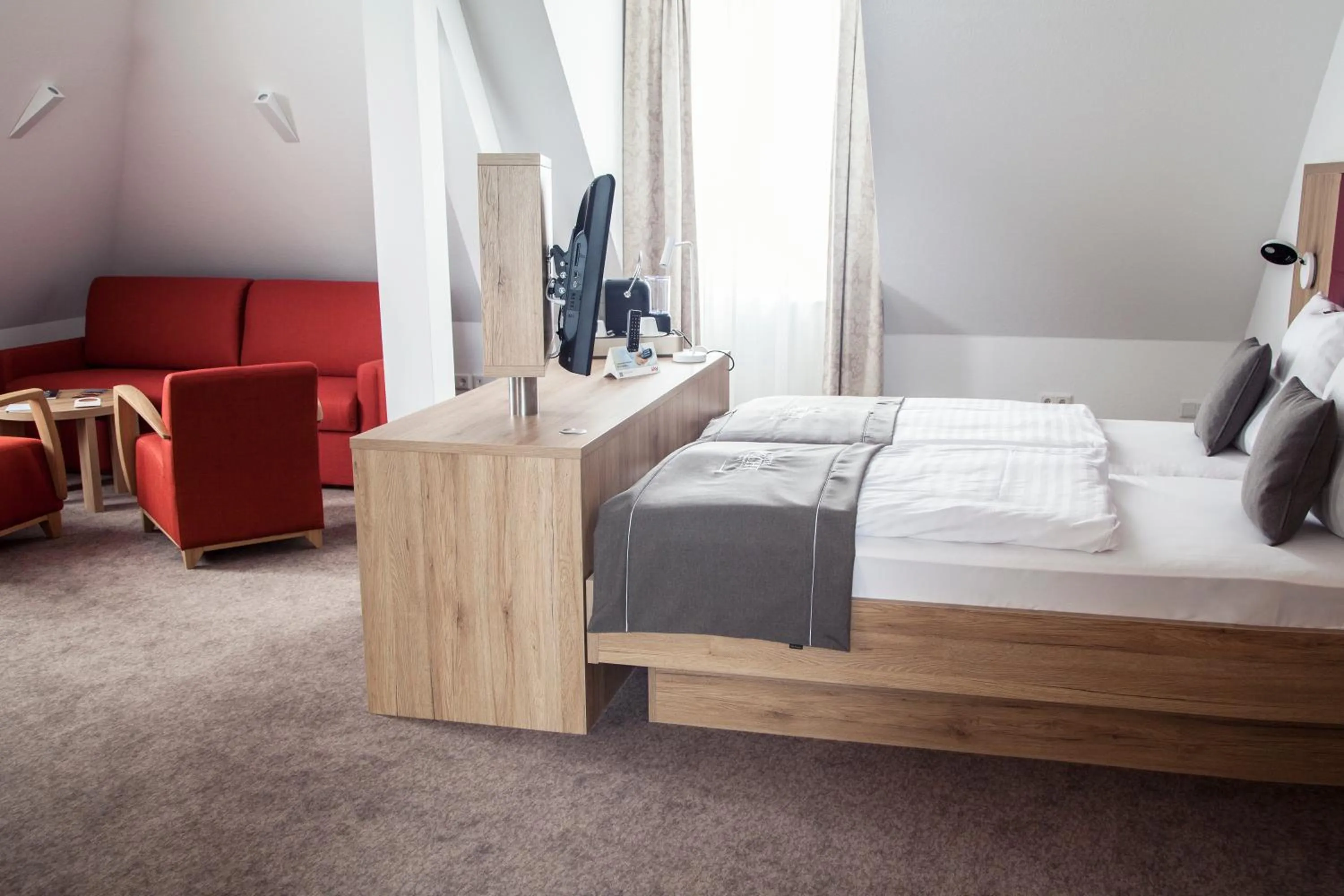 Photo of the whole room, Bed in Hotel Specht by Trotmannia