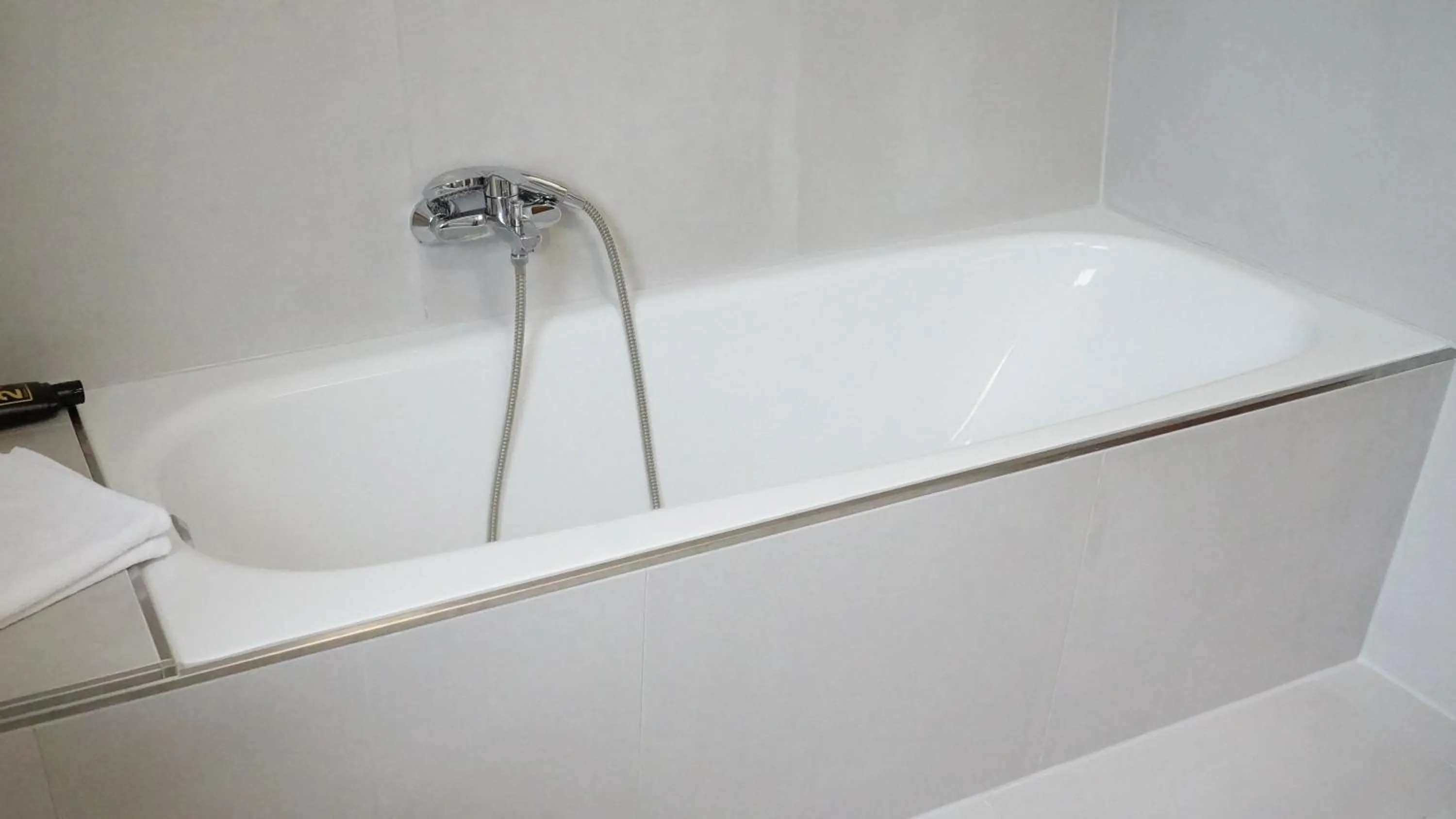 Bathroom in Hotel Specht by Trotmannia