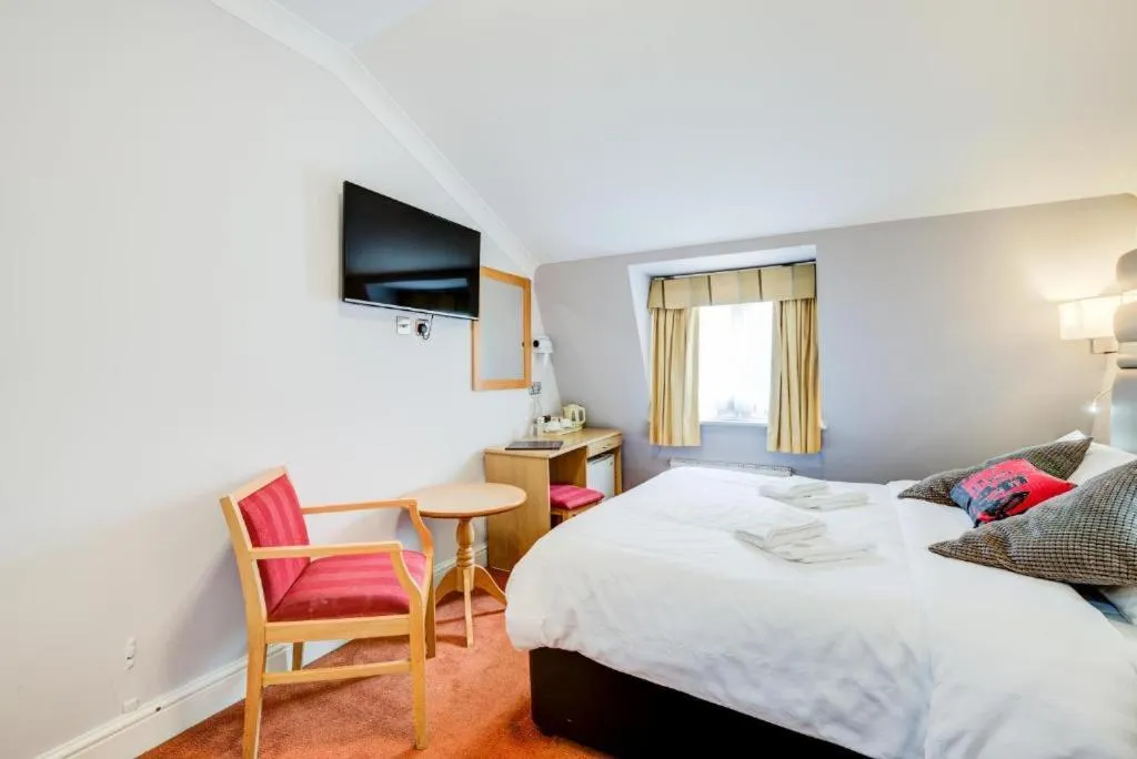 Bed in KingswayPark Hotel at Park Avenue