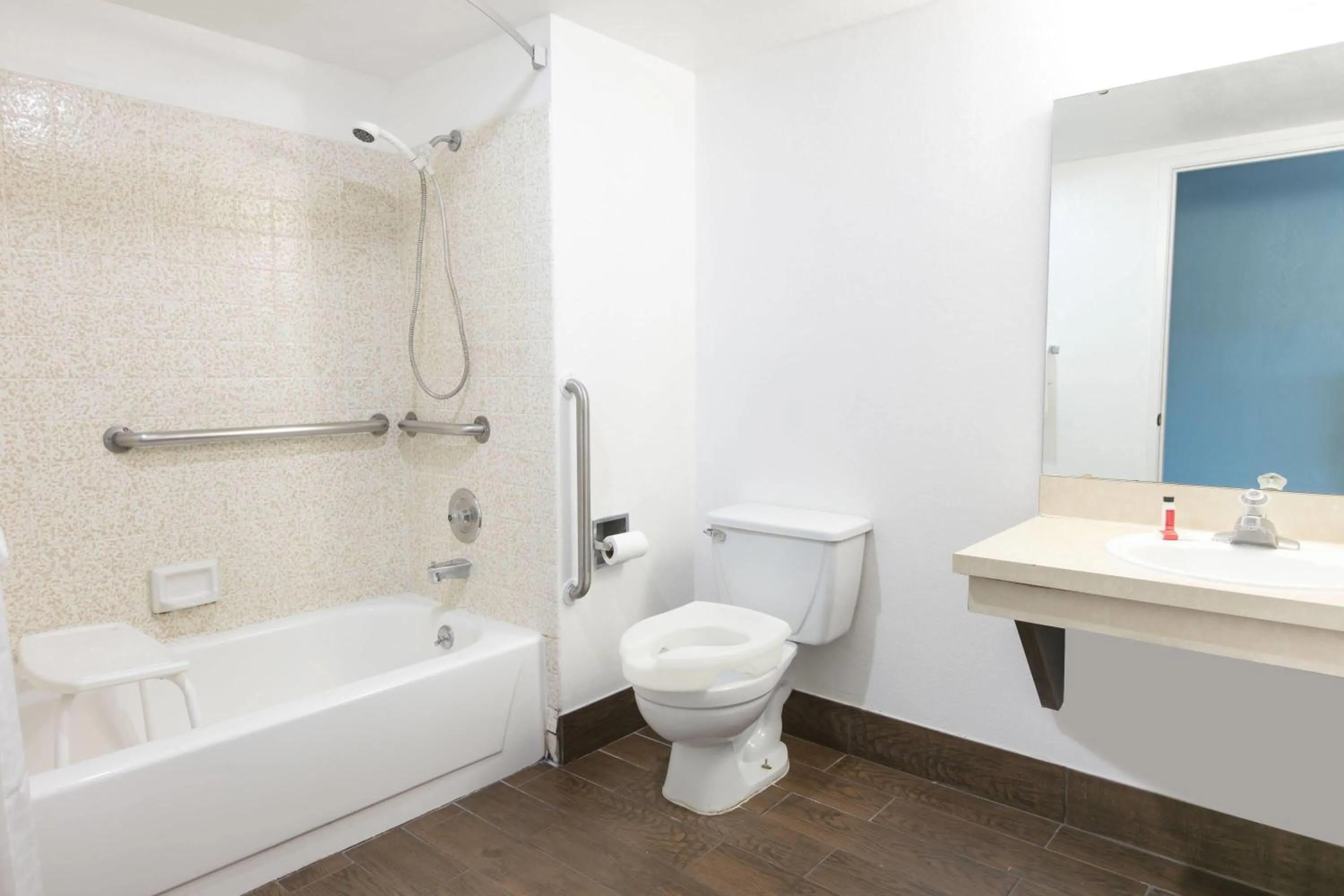 Bathroom in Super 8 by Wyndham Bishop