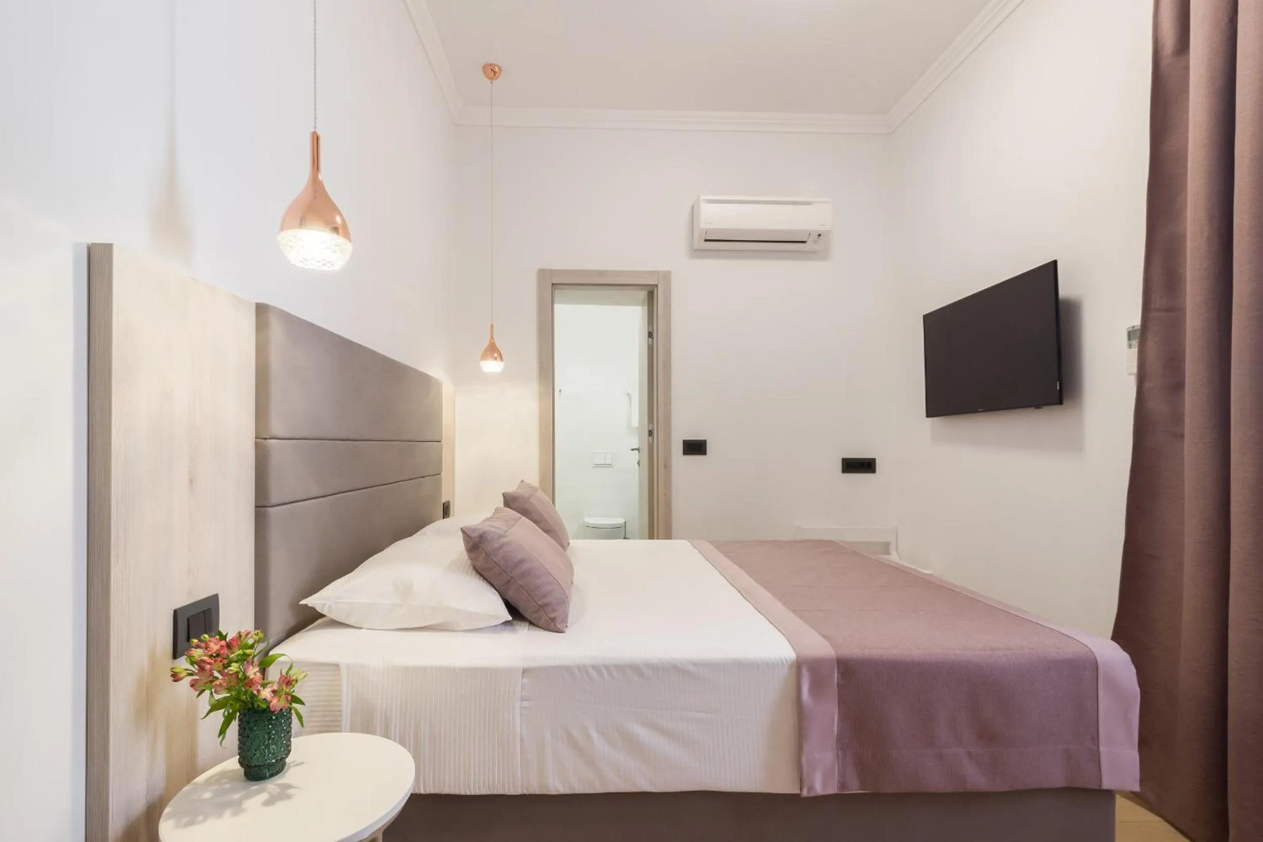 Toilet, Bed in Boutique B&B Villa Faggioni