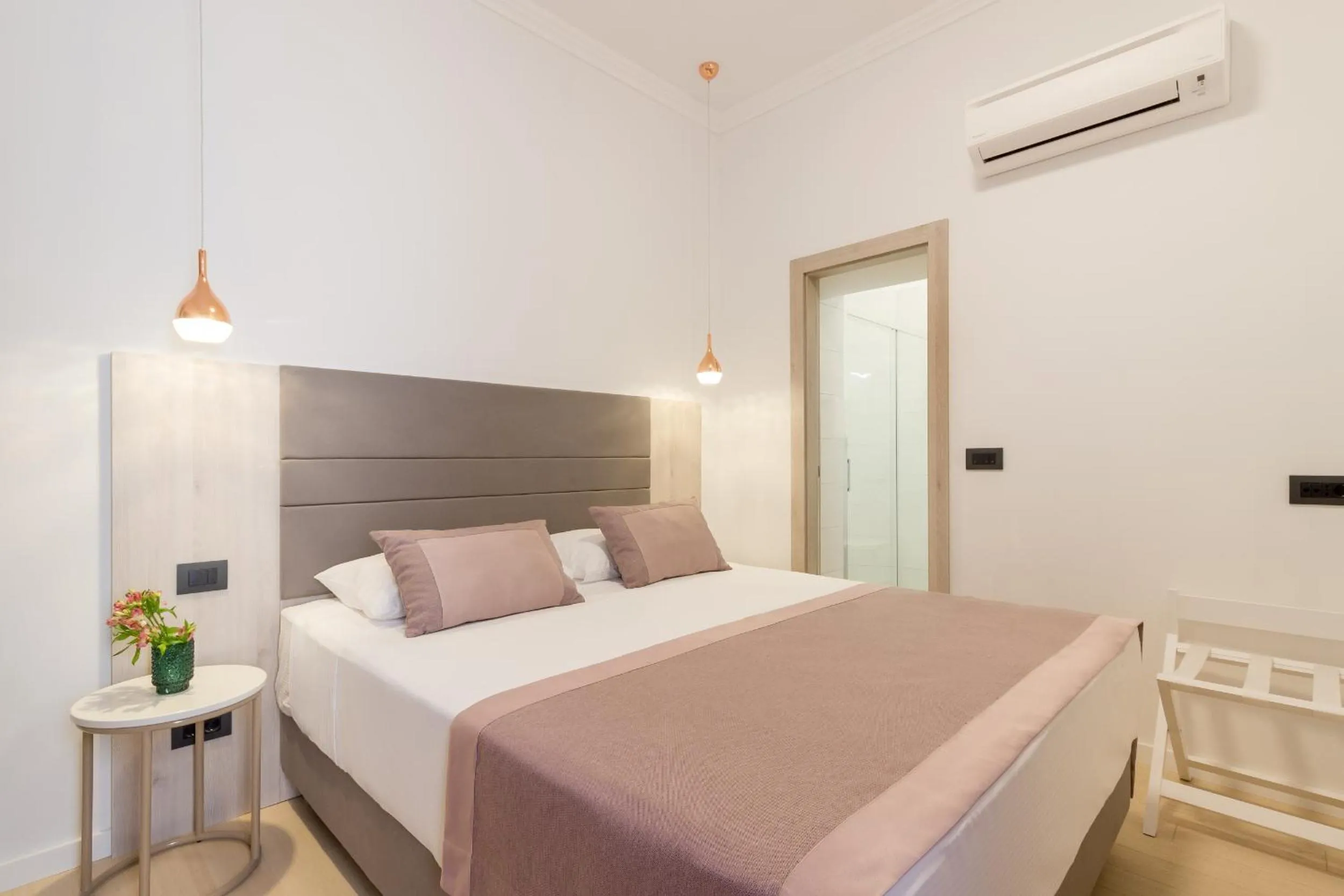 Toilet, Bed in Boutique B&B Villa Faggioni