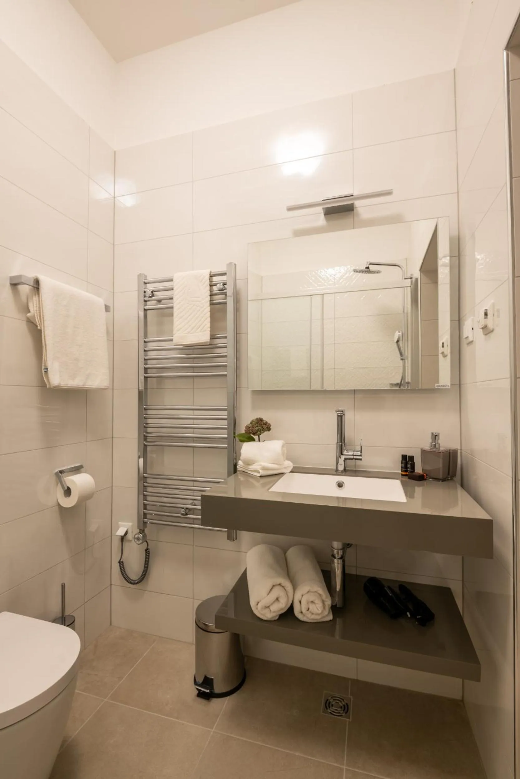Shower in Boutique B&B Villa Faggioni