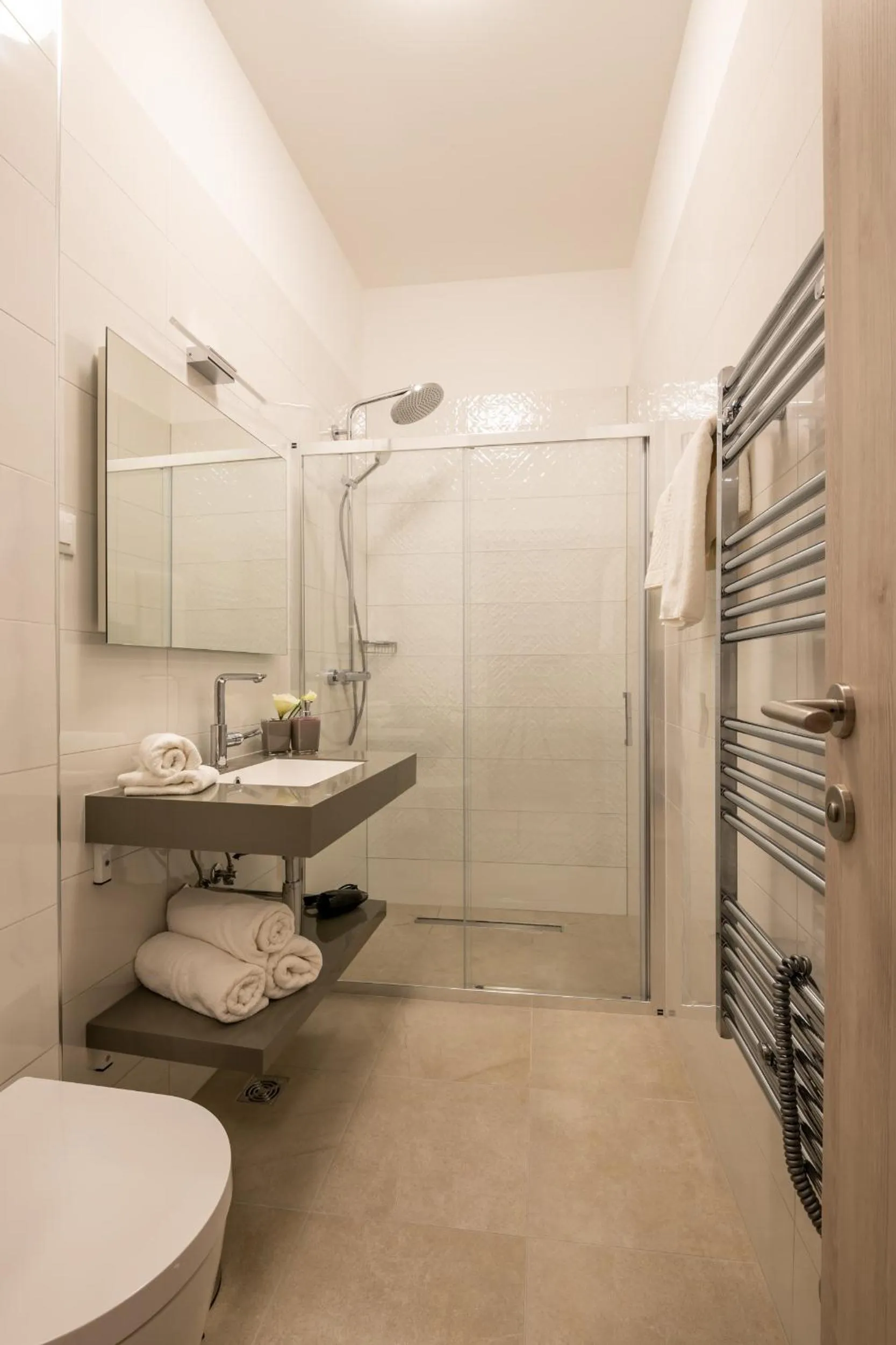 Shower in Boutique B&B Villa Faggioni