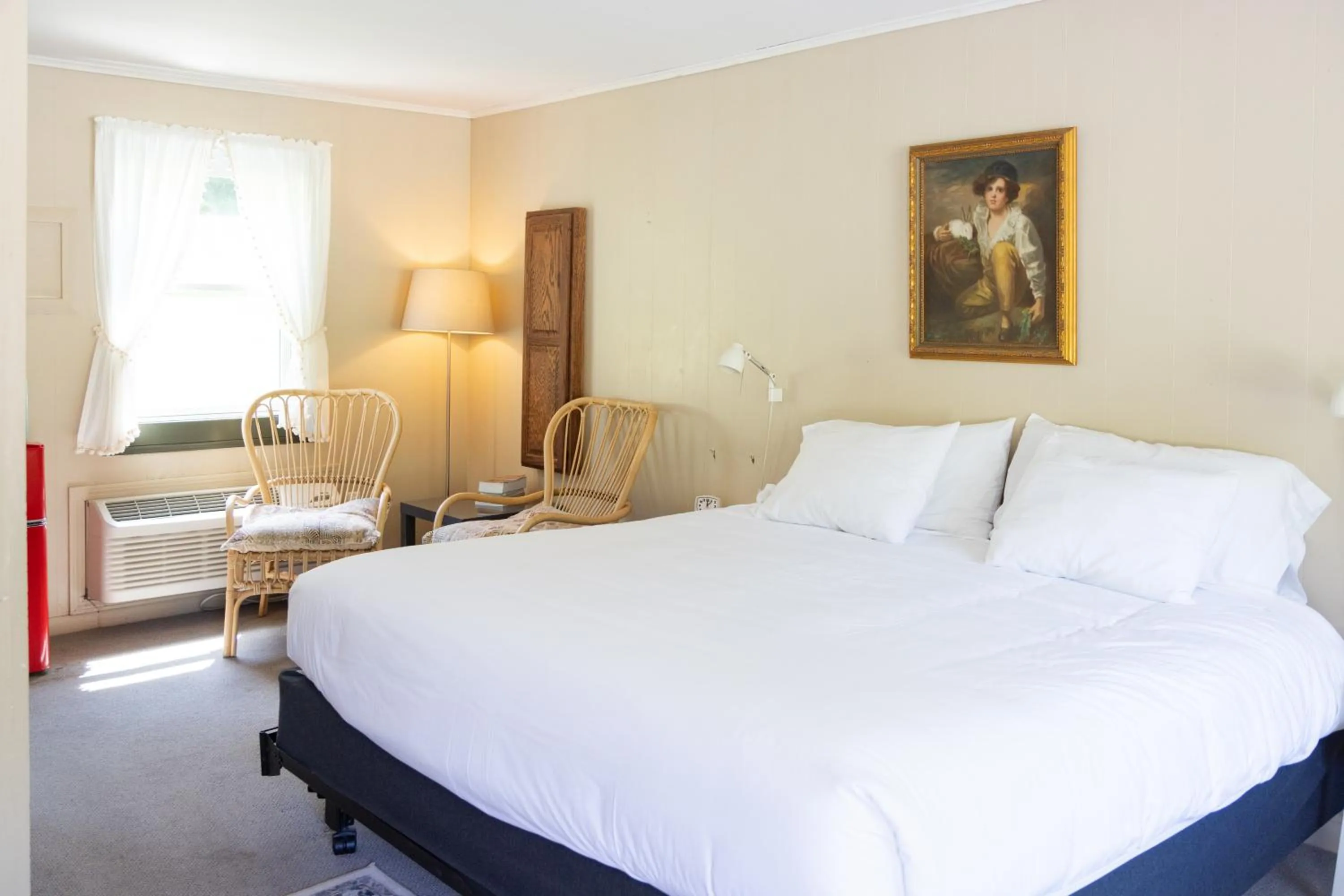 Bedroom, Bed in The Little Lion