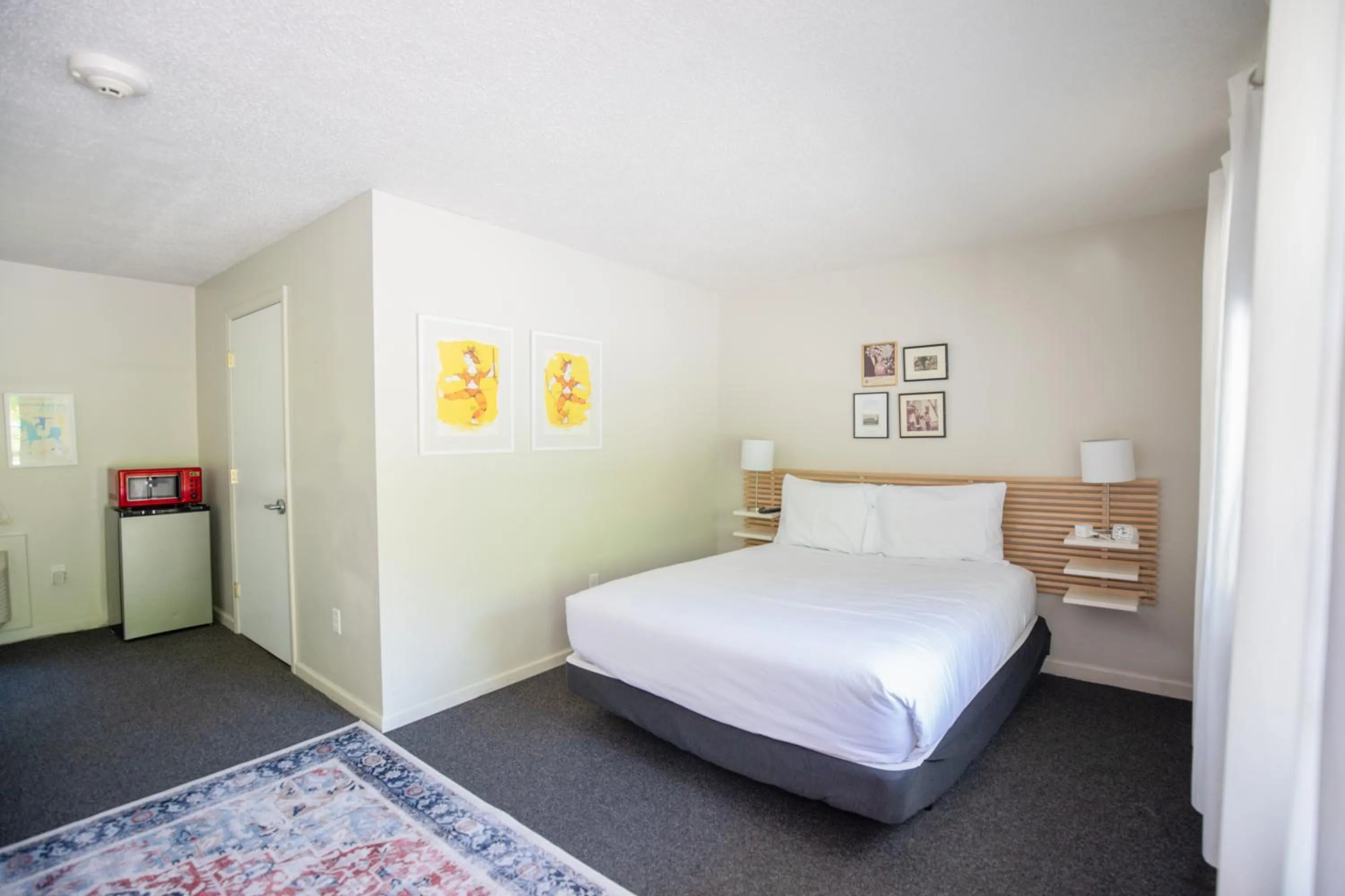 Bedroom, Bed in The Little Lion