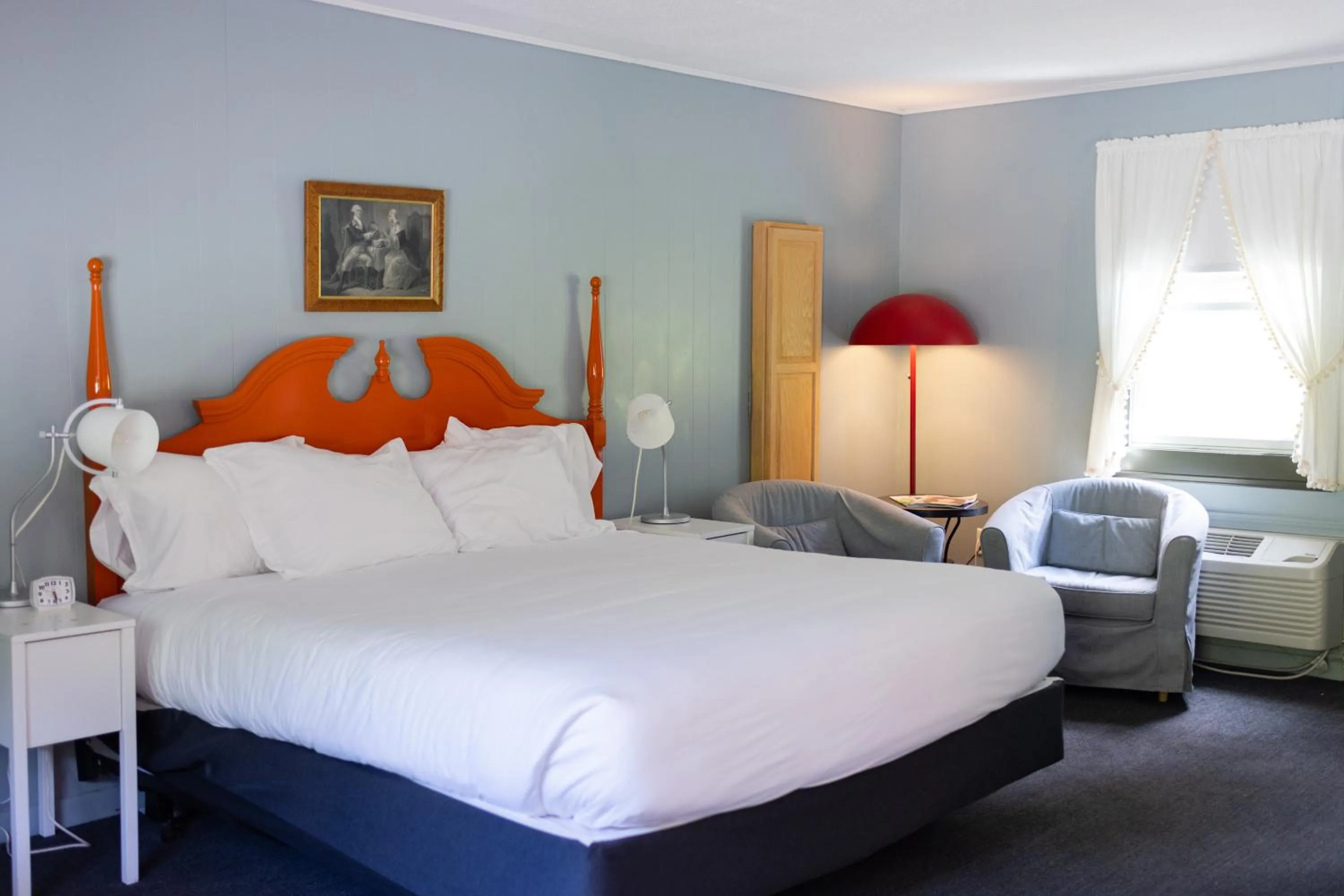 Bedroom, Bed in The Little Lion