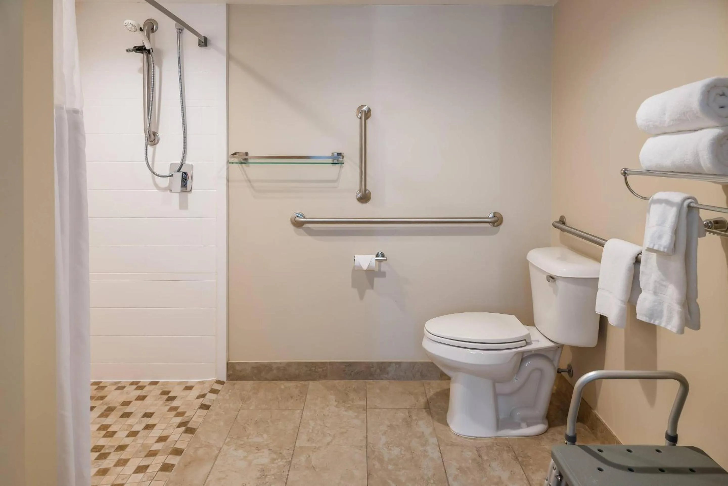 Bedroom in Country Inn & Suites by Radisson, Grandville-Grand Rapids West, MI