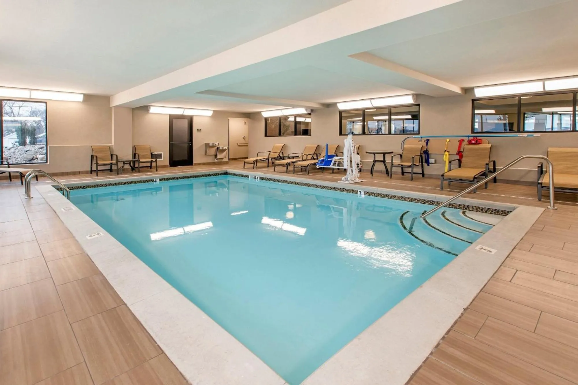 Swimming pool in Country Inn & Suites by Radisson, Grandville-Grand Rapids West, MI