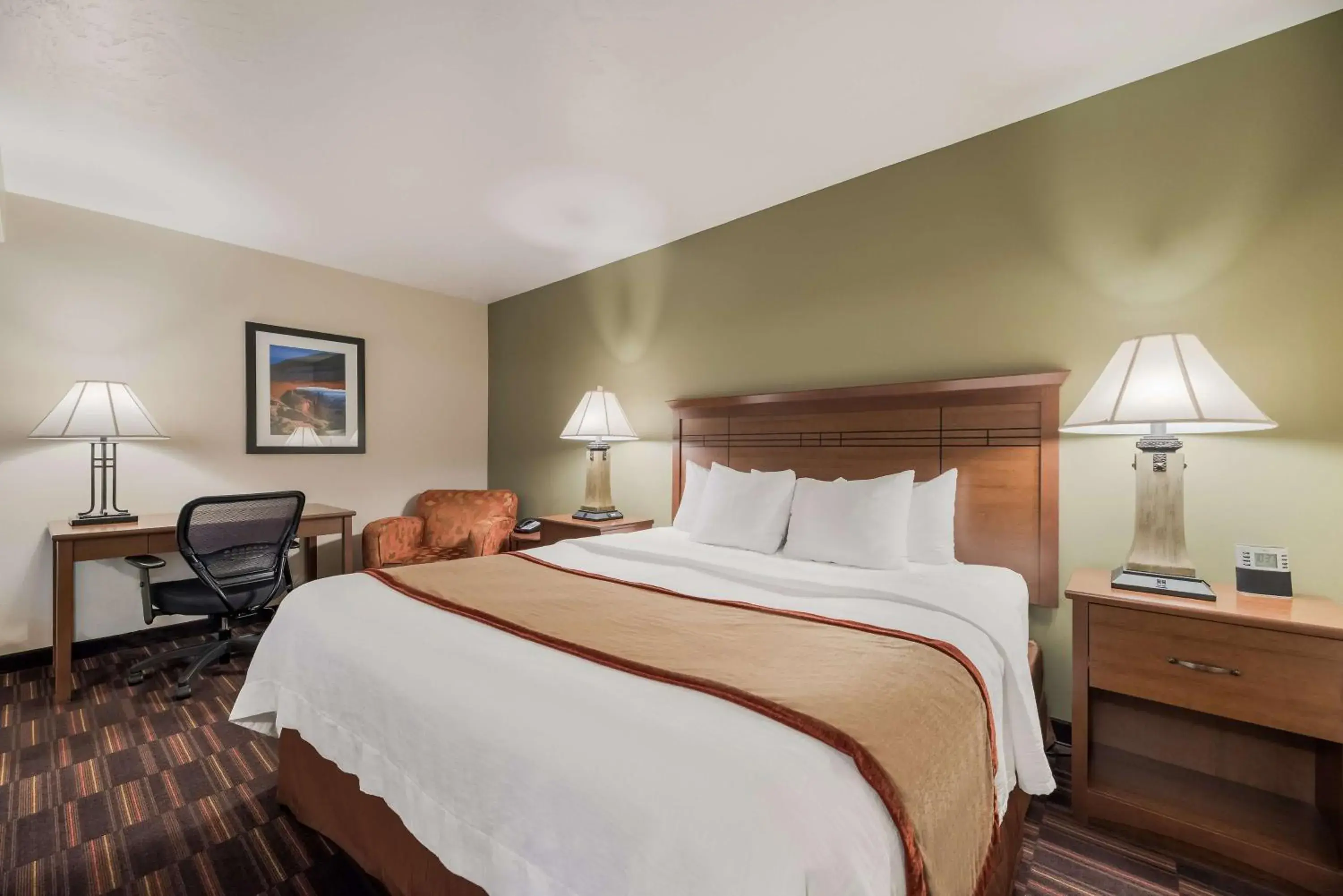 Bedroom in Best Western Town and Country Inn Bedroom in Best Western Town and Country Inn