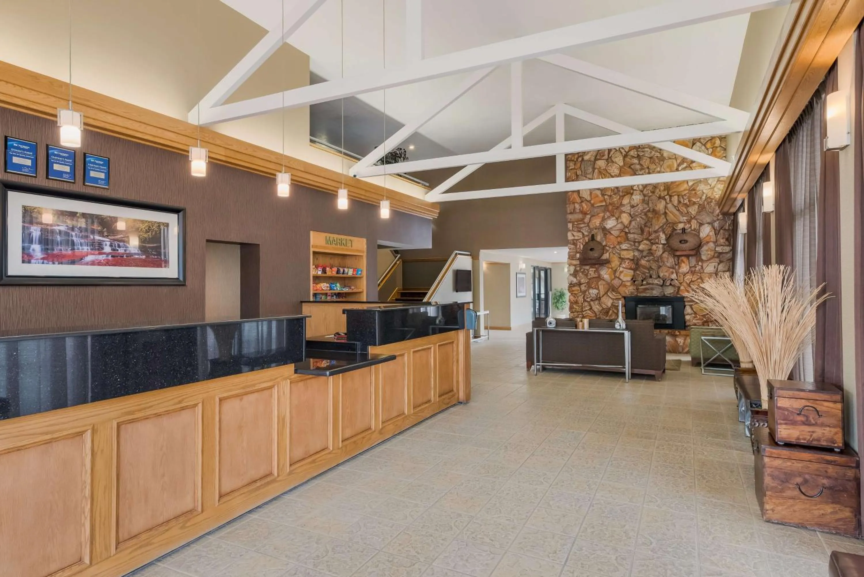 Lobby or reception in Best Western Town and Country Inn