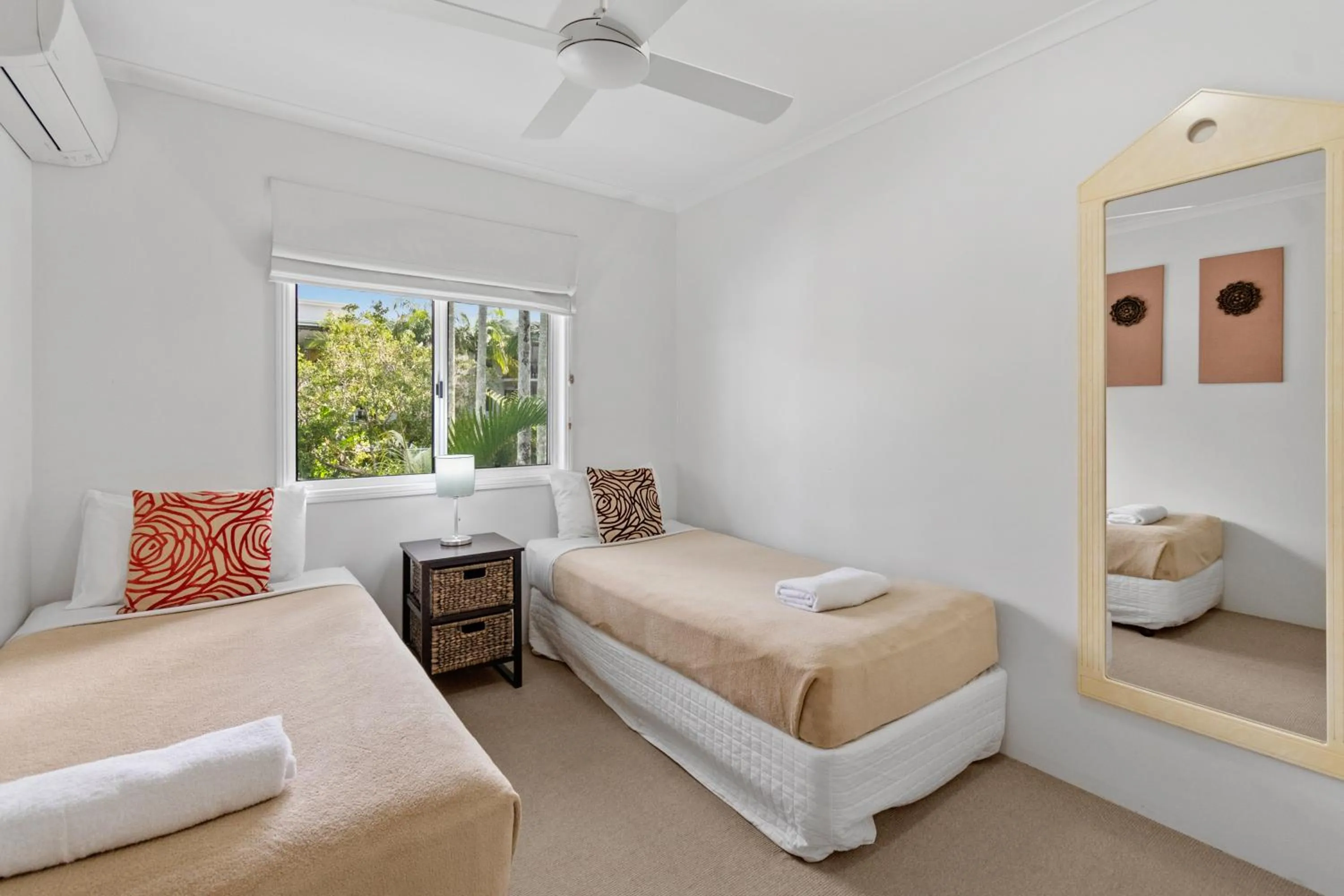 Bedroom, Bed in Coco Bay Resort