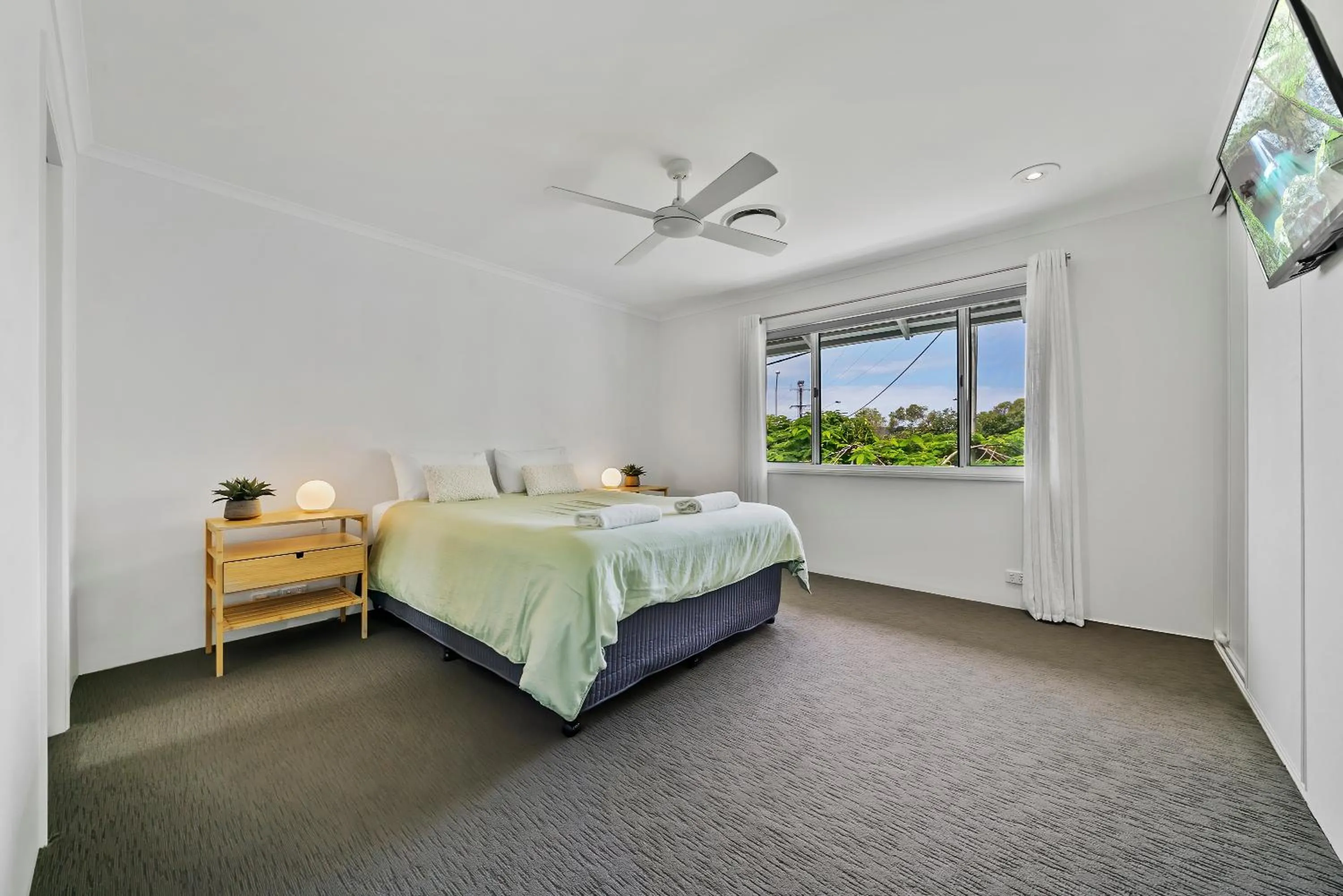 Bedroom, Bed in Coco Bay Resort
