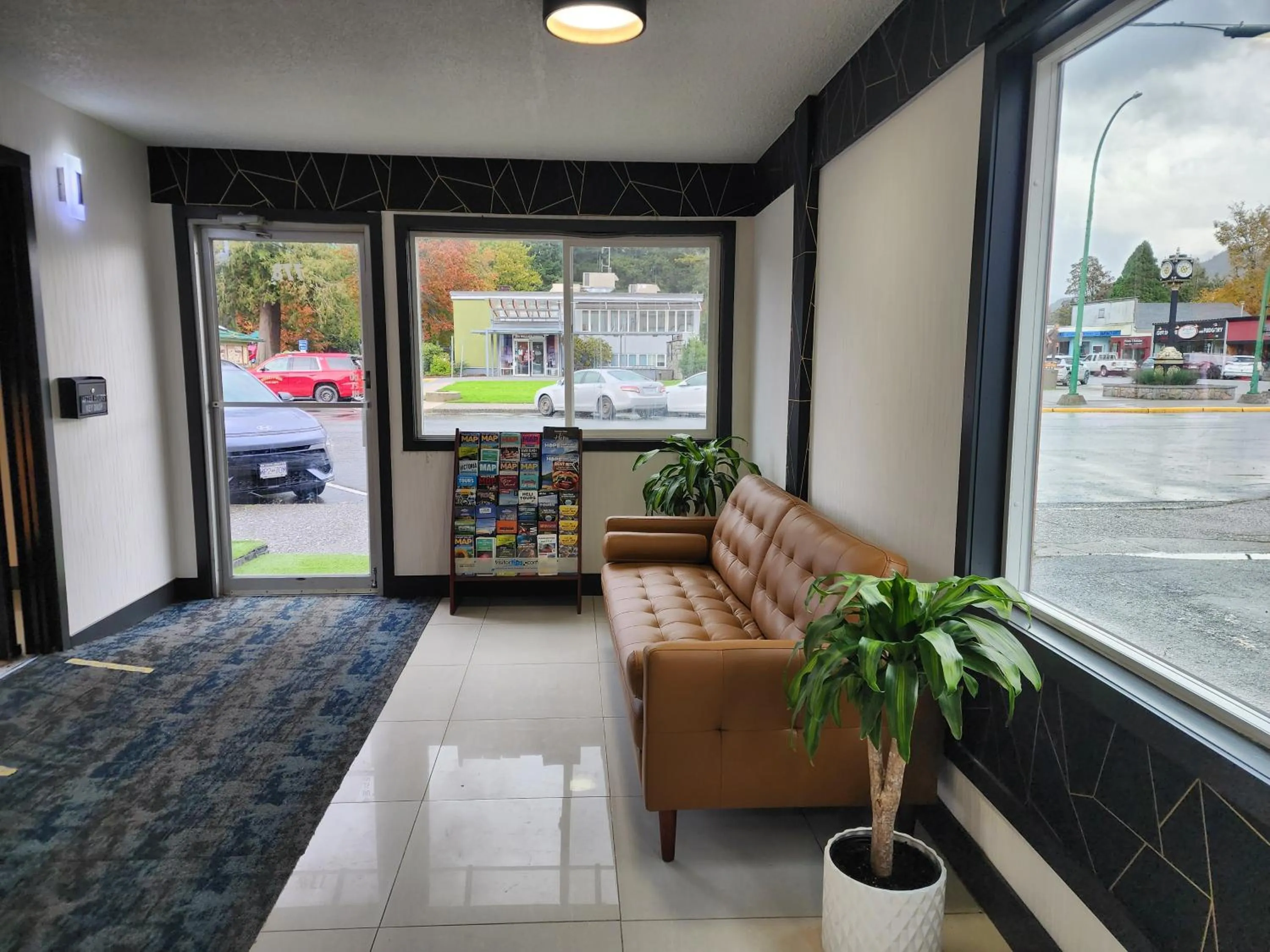 Facade/entrance in Inn The Mountains