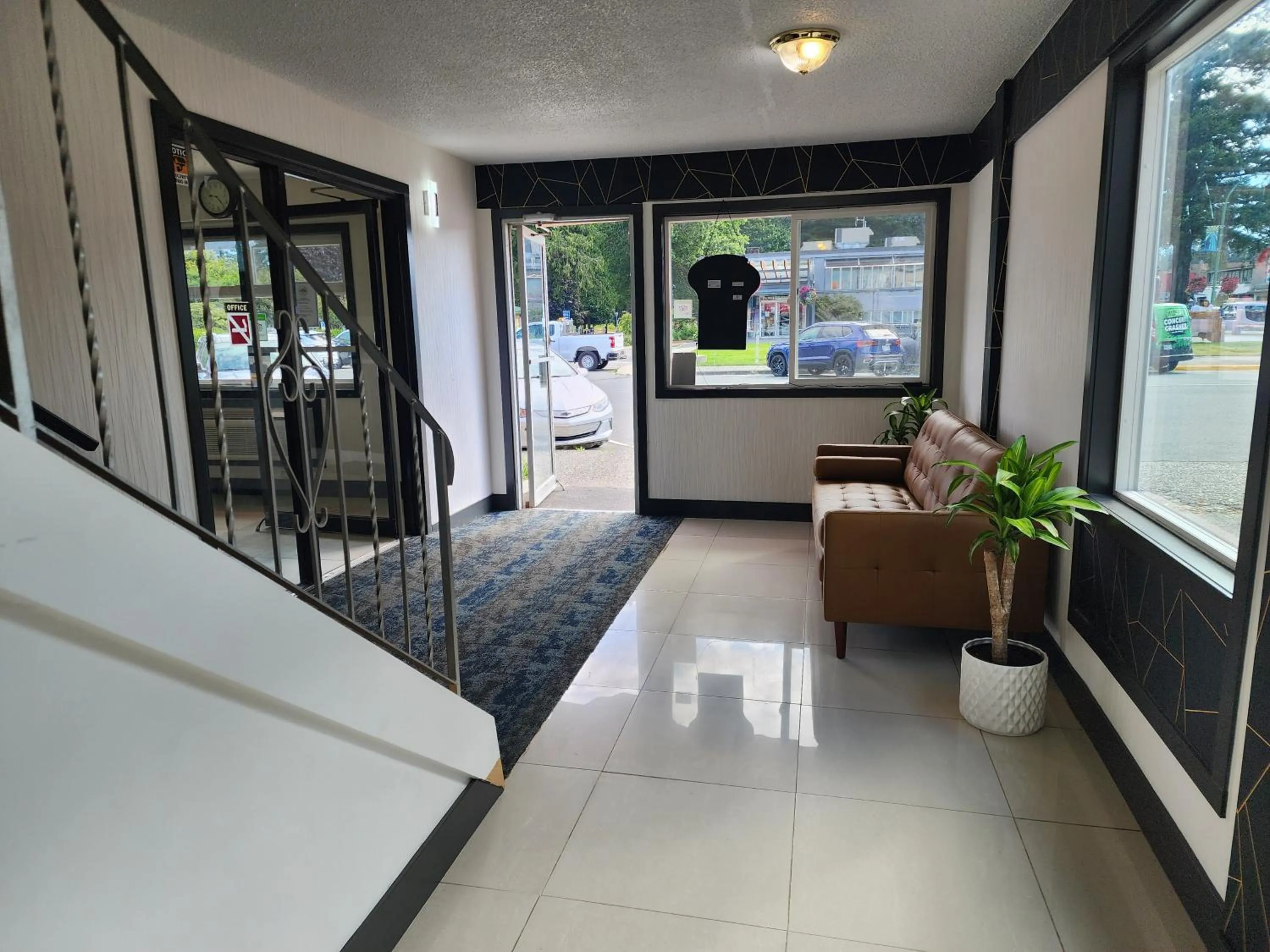 Facade/entrance in Inn The Mountains