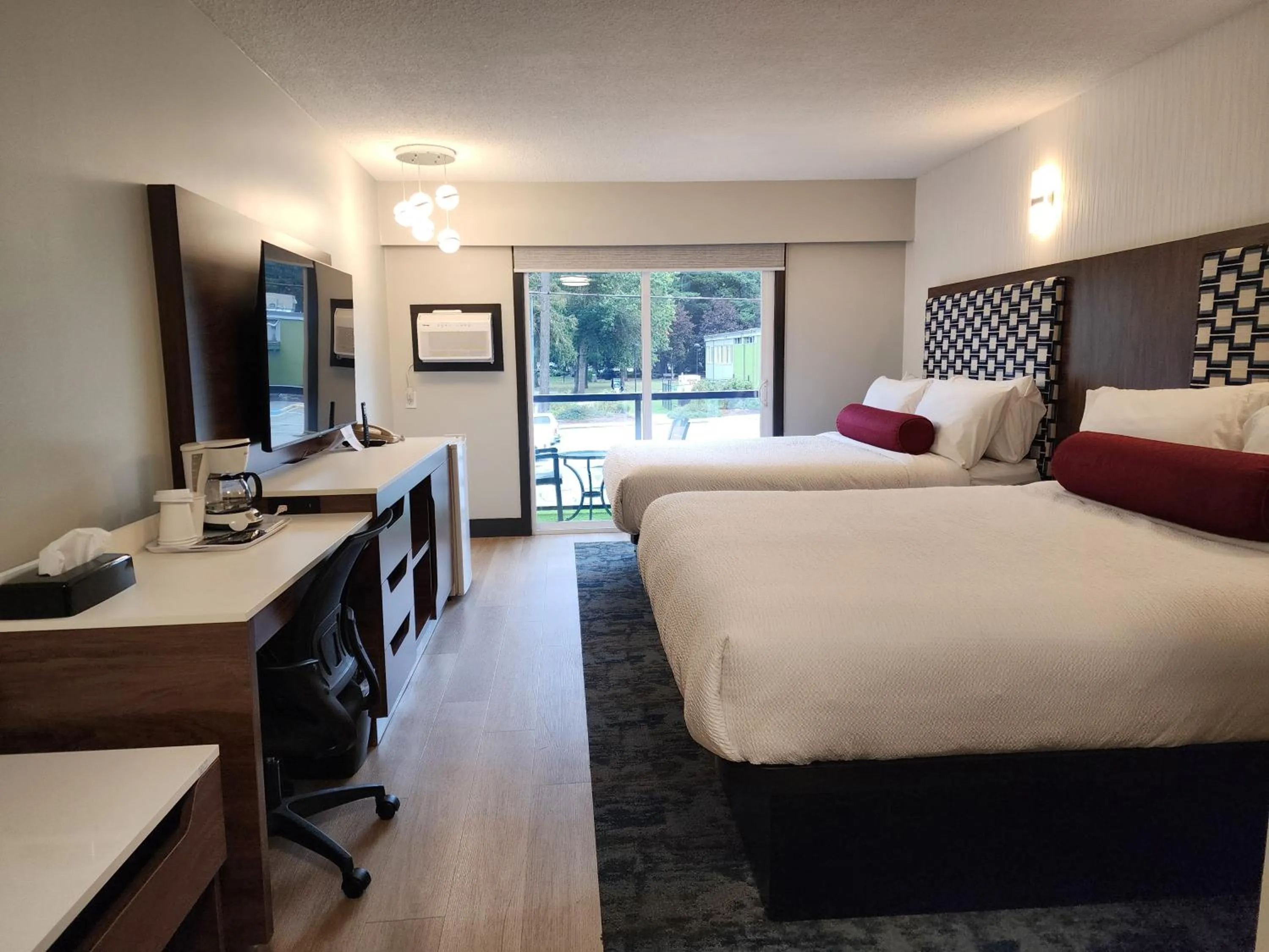 Bedroom, Bed in Inn The Mountains