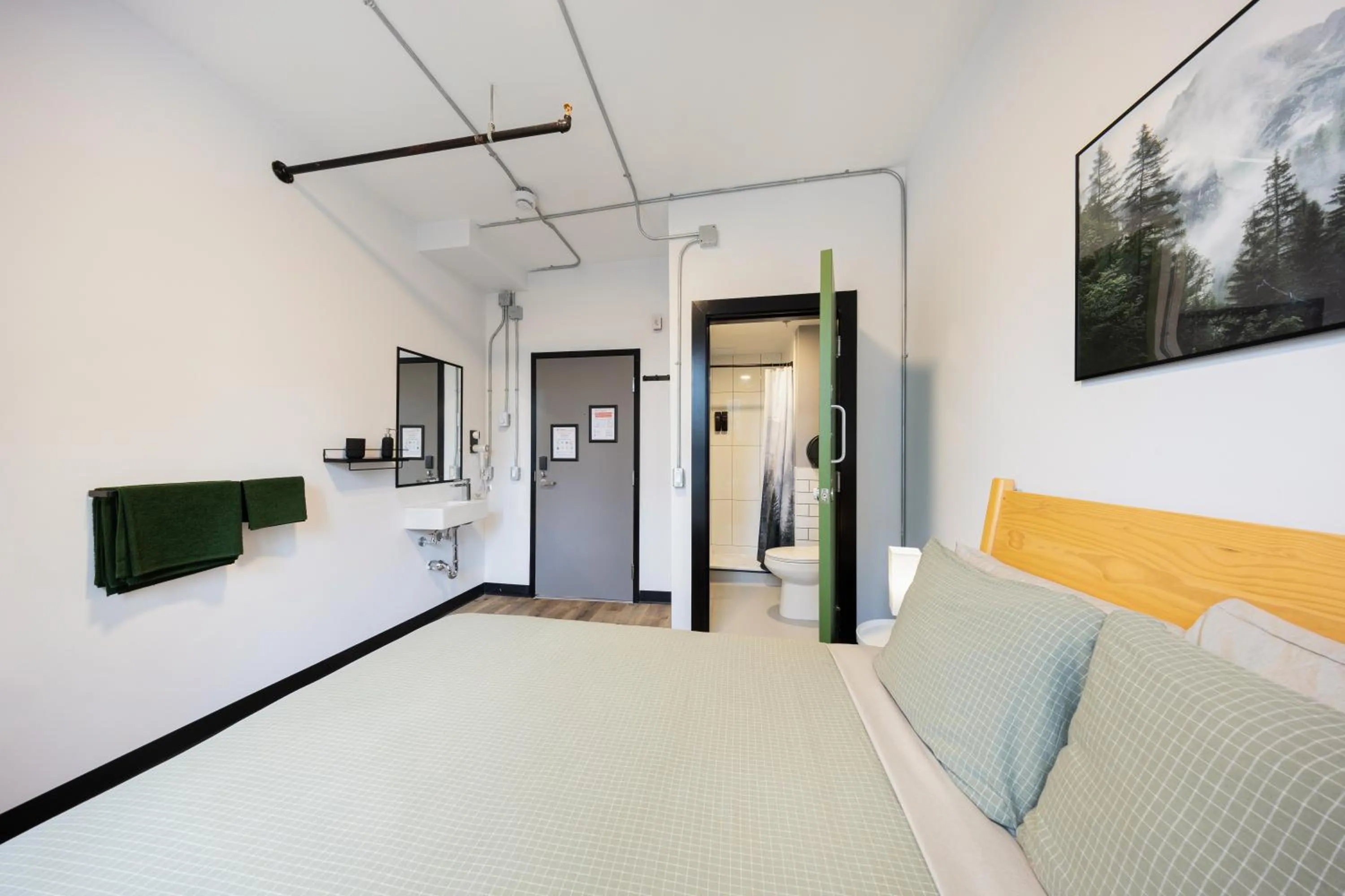 Bedroom, Bed in Samesun Vancouver