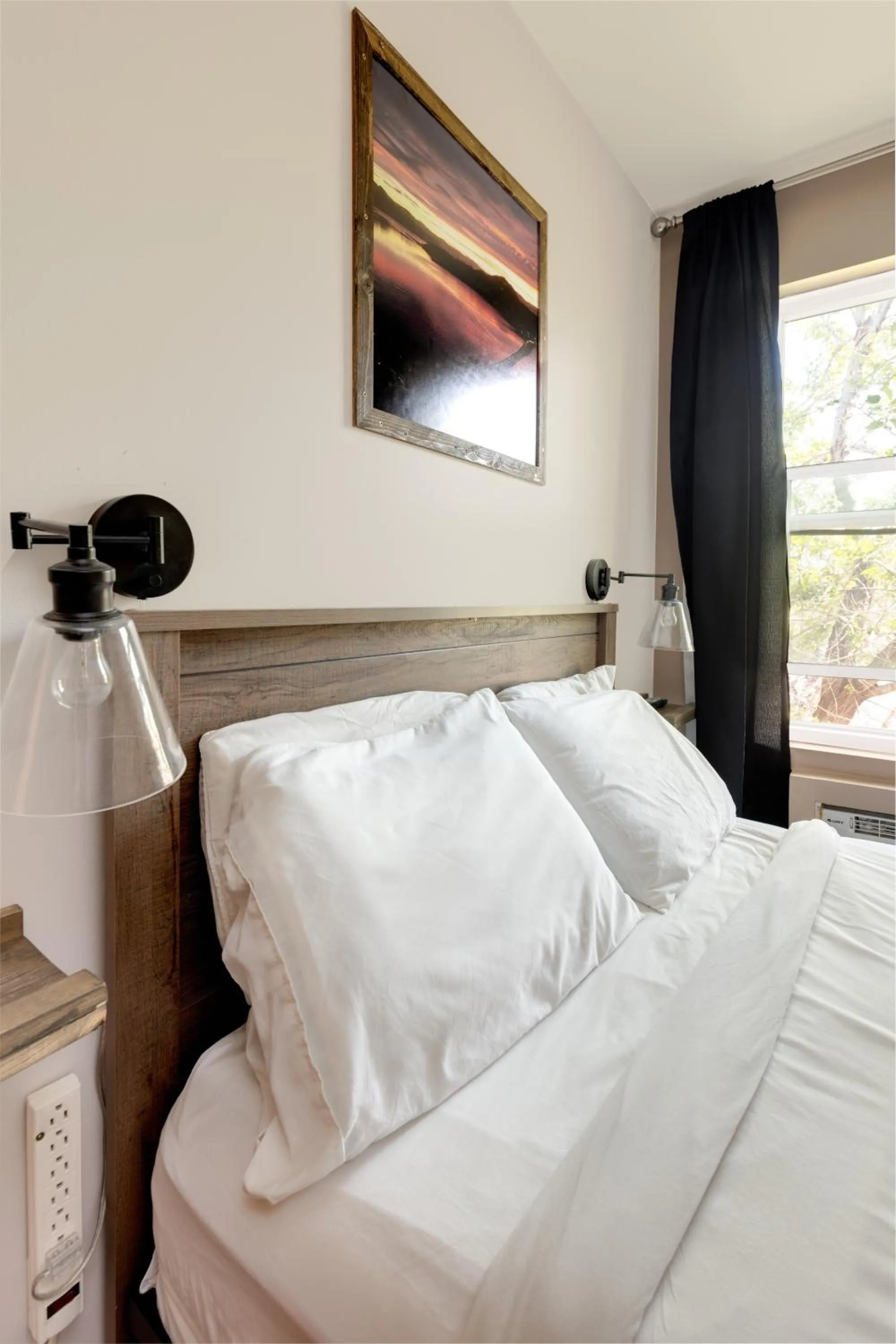 Bed in HI Kelowna Hostel