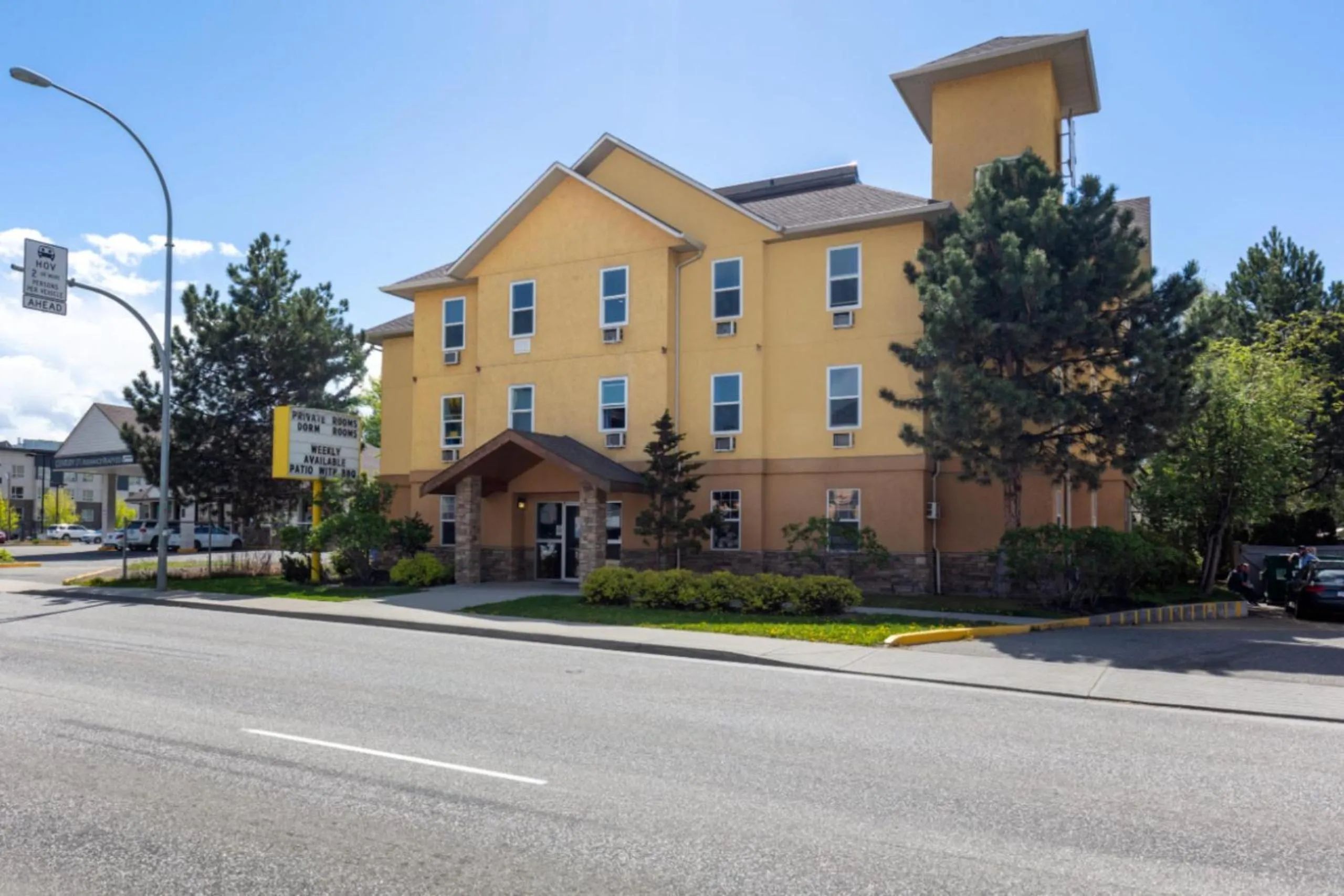 Property building in HI Kelowna Hostel