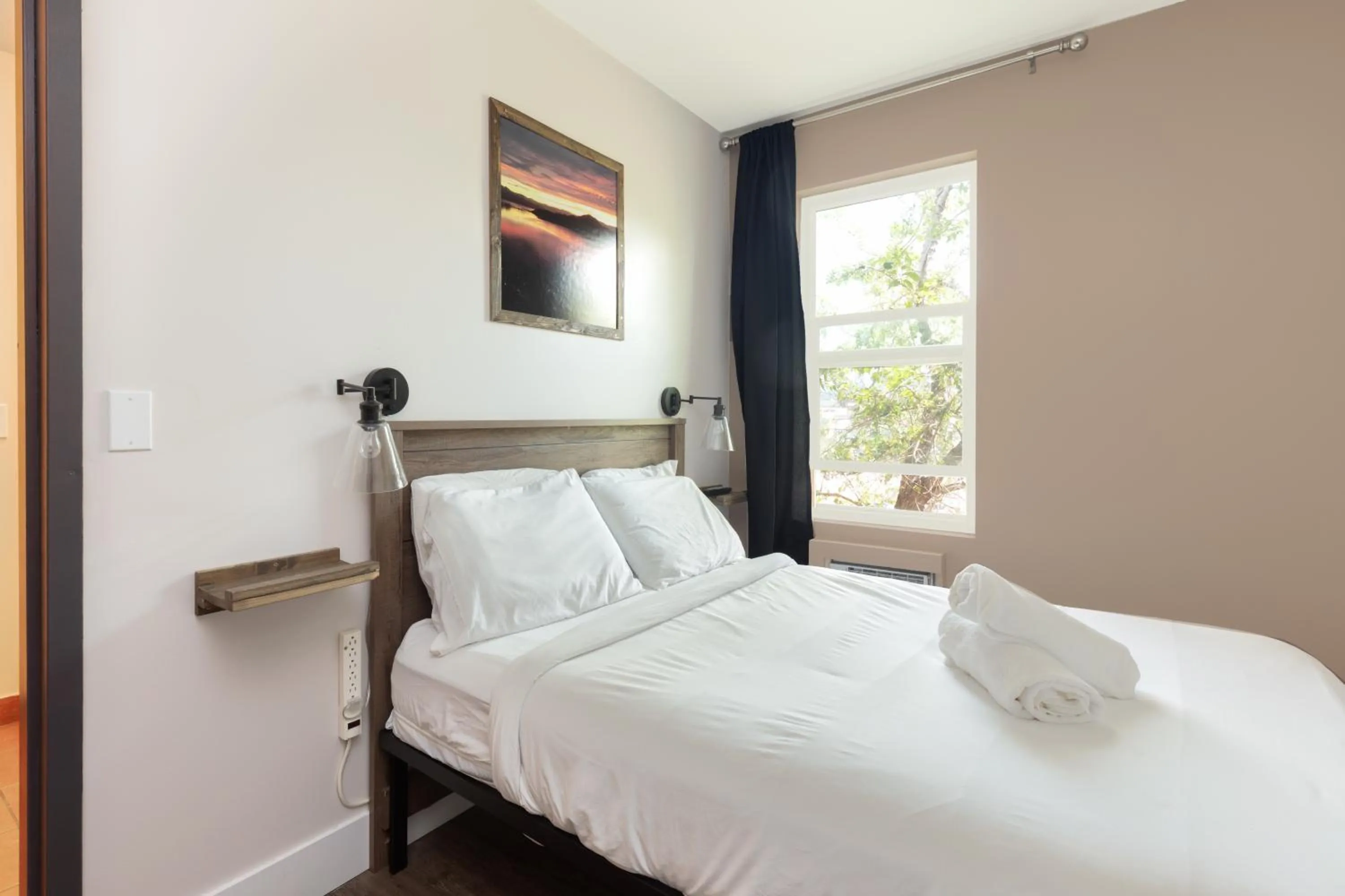 Bed in HI Kelowna Hostel