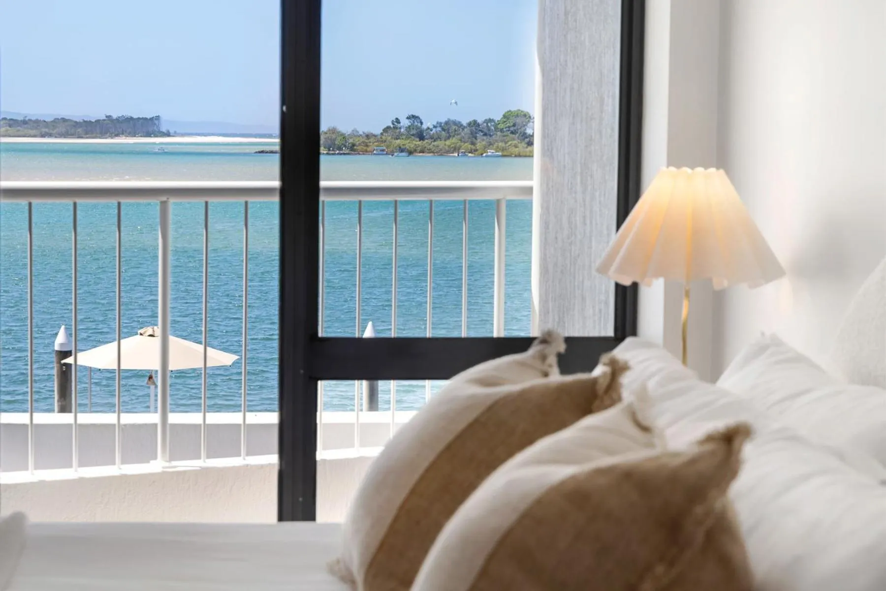 Bed in Noosa Pacific Resort