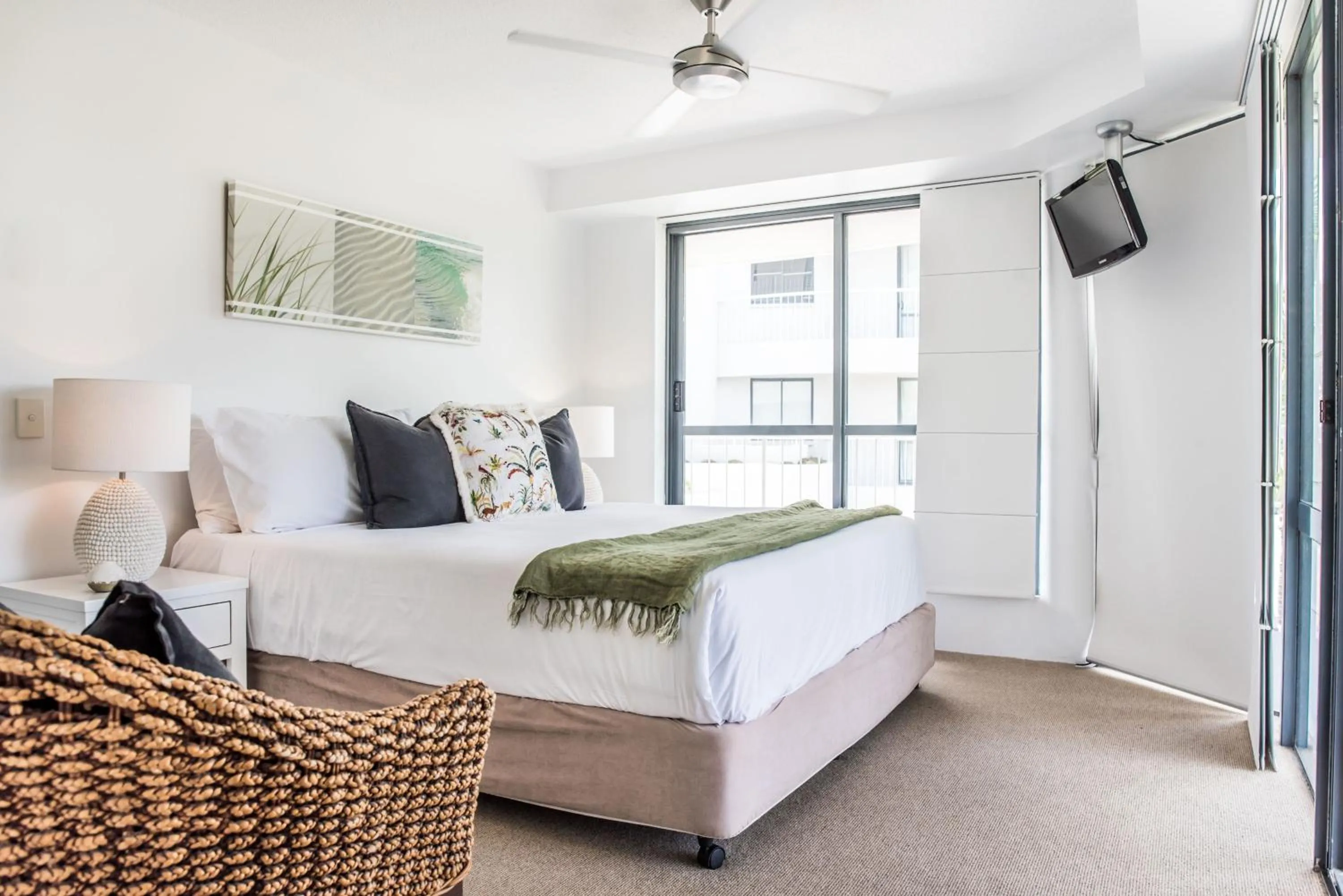 Bed in Noosa Pacific Resort