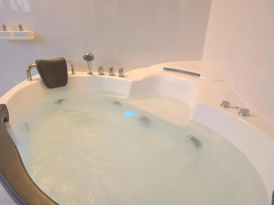 Hot Tub in Terrace Garden Mihama Resort by Coldio Premium