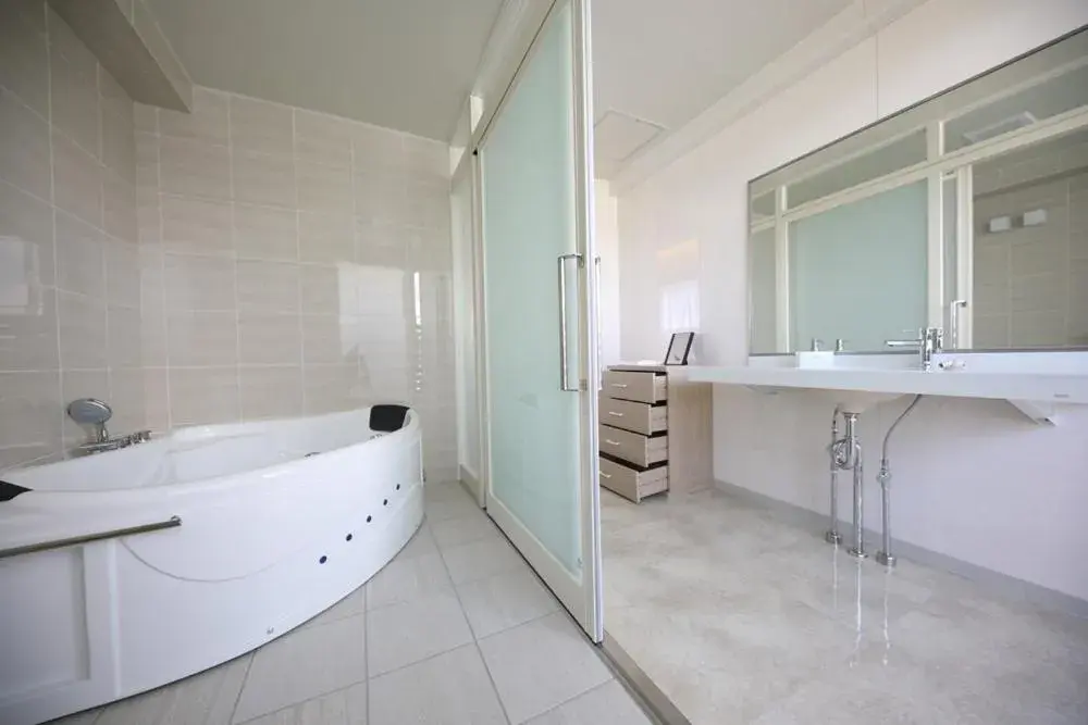 Shower in Terrace Garden Mihama Resort by Coldio Premium Shower in Terrace Garden Mihama Resort by Coldio Premium