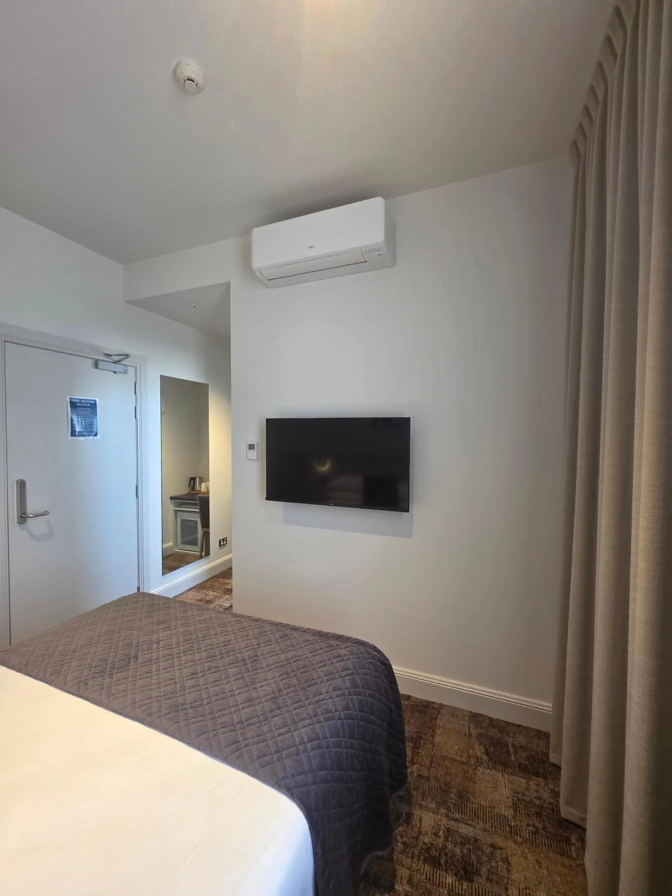 Bedroom, Bed in The Grosvenor Hotel