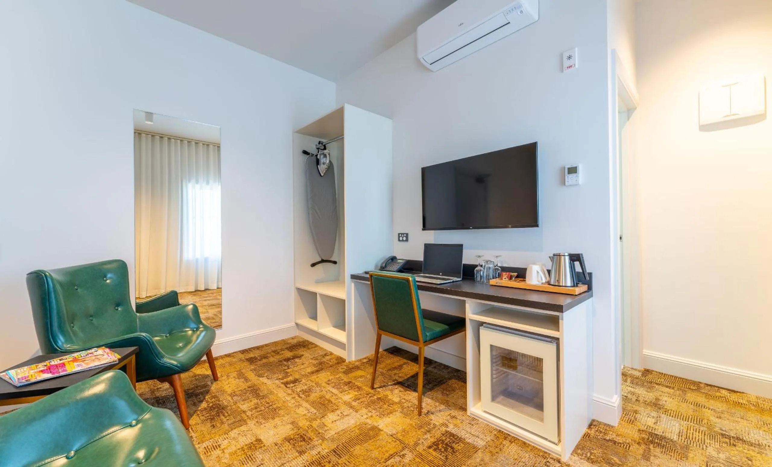 Coffee/tea facilities in The Grosvenor Hotel