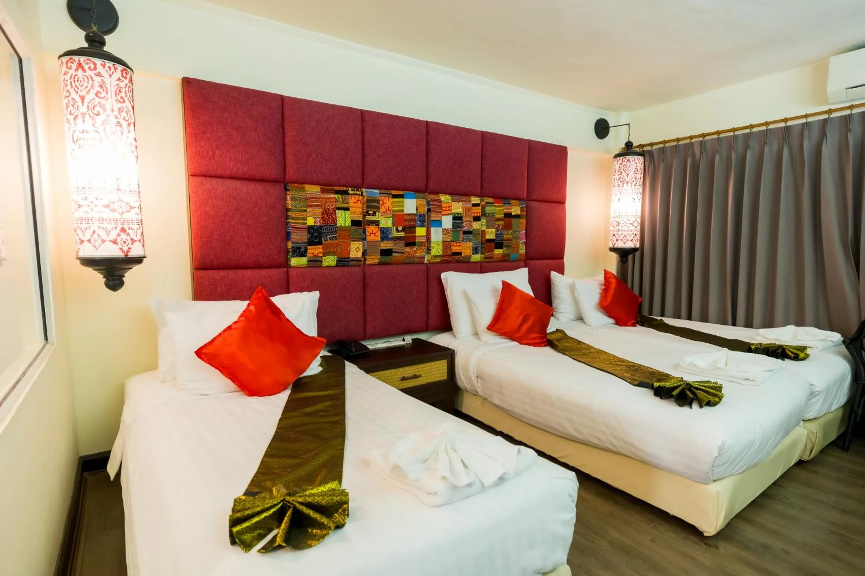 Property building, Bed in Nak Nakara Hotel