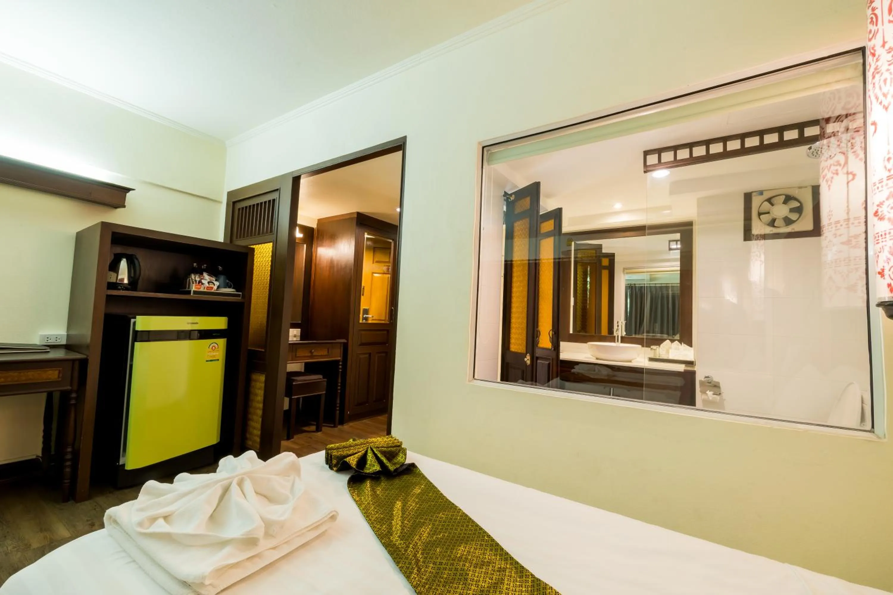 Property building, Bed in Nak Nakara Hotel
