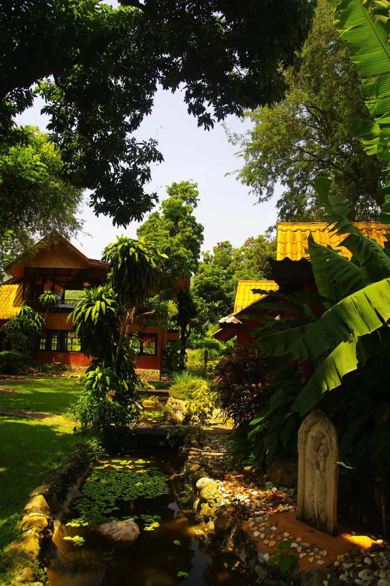 Area and facilities in Areeya Phuree Resort Thaton