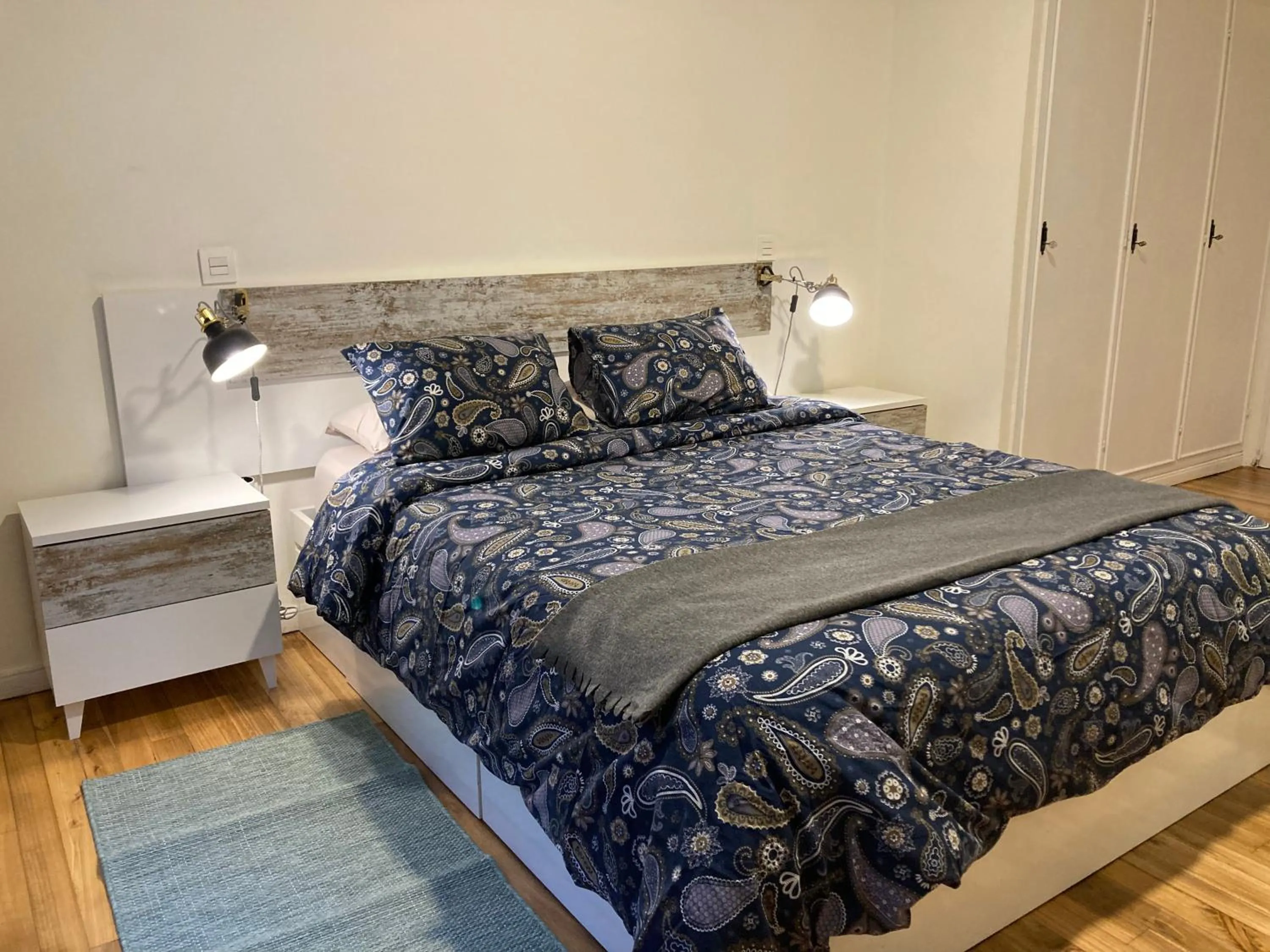 Bed in Akasha Arima