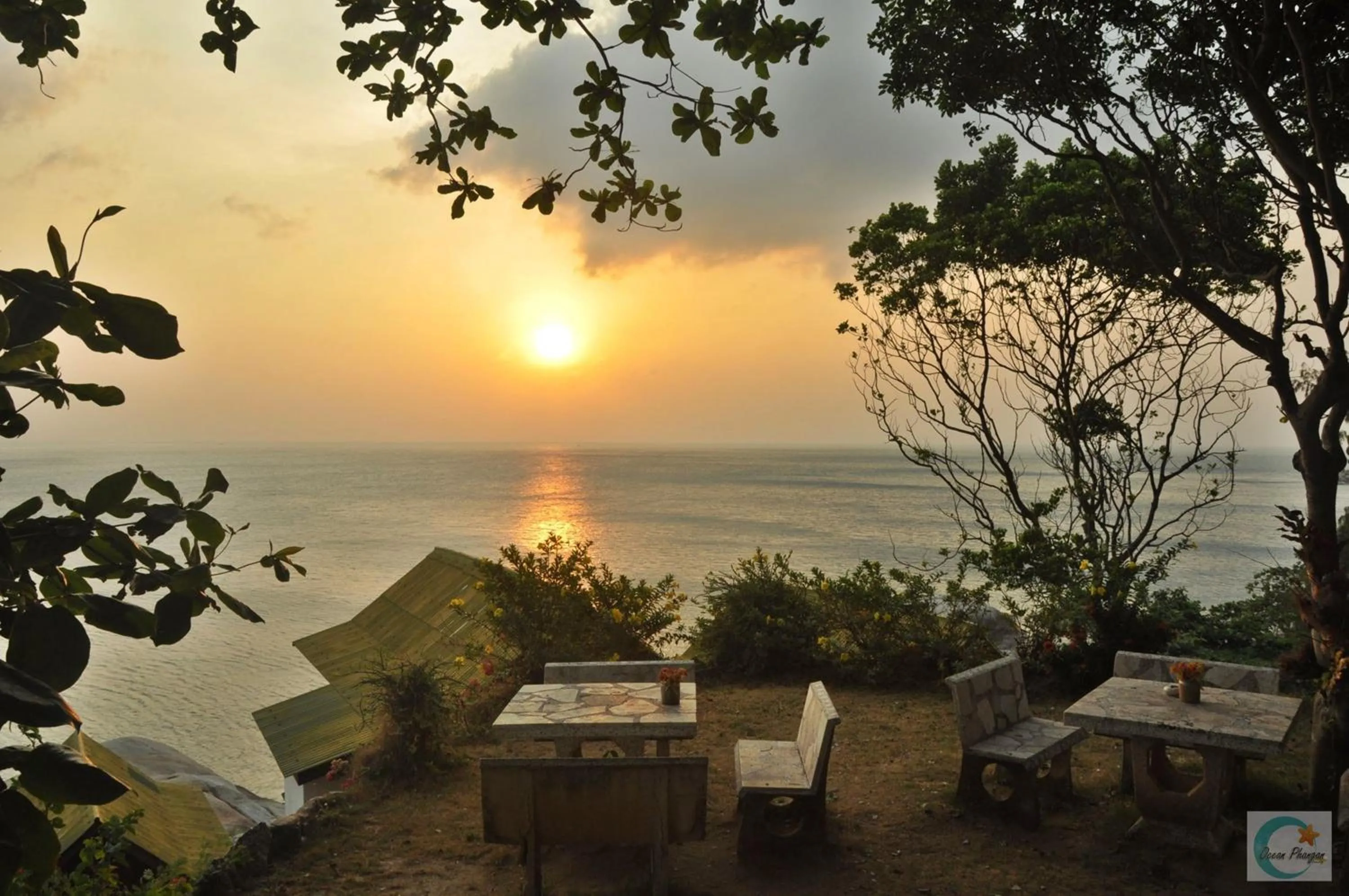 Patio in The Ocean Phangan Homestay
