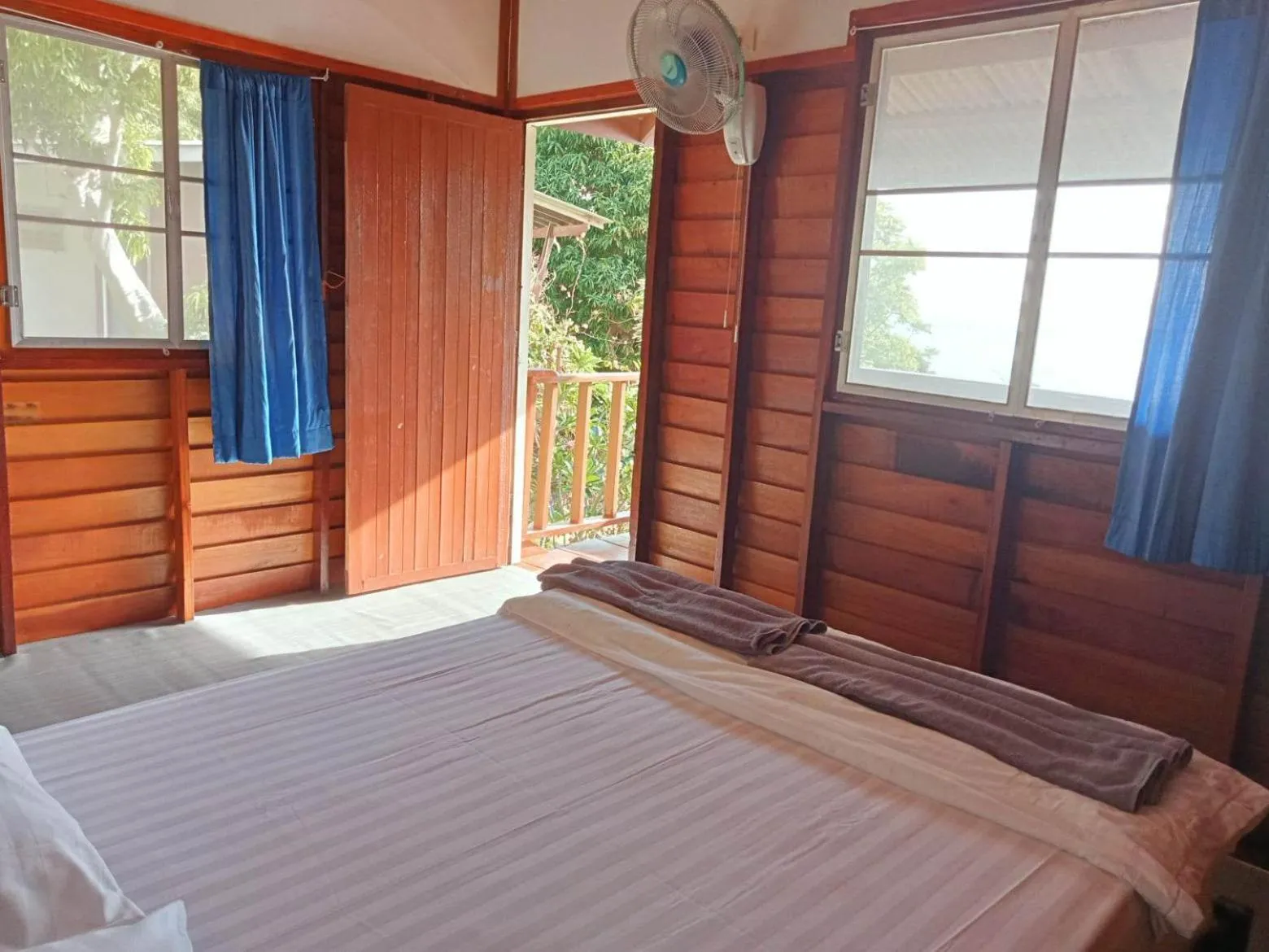 Bed in The Ocean Phangan Homestay