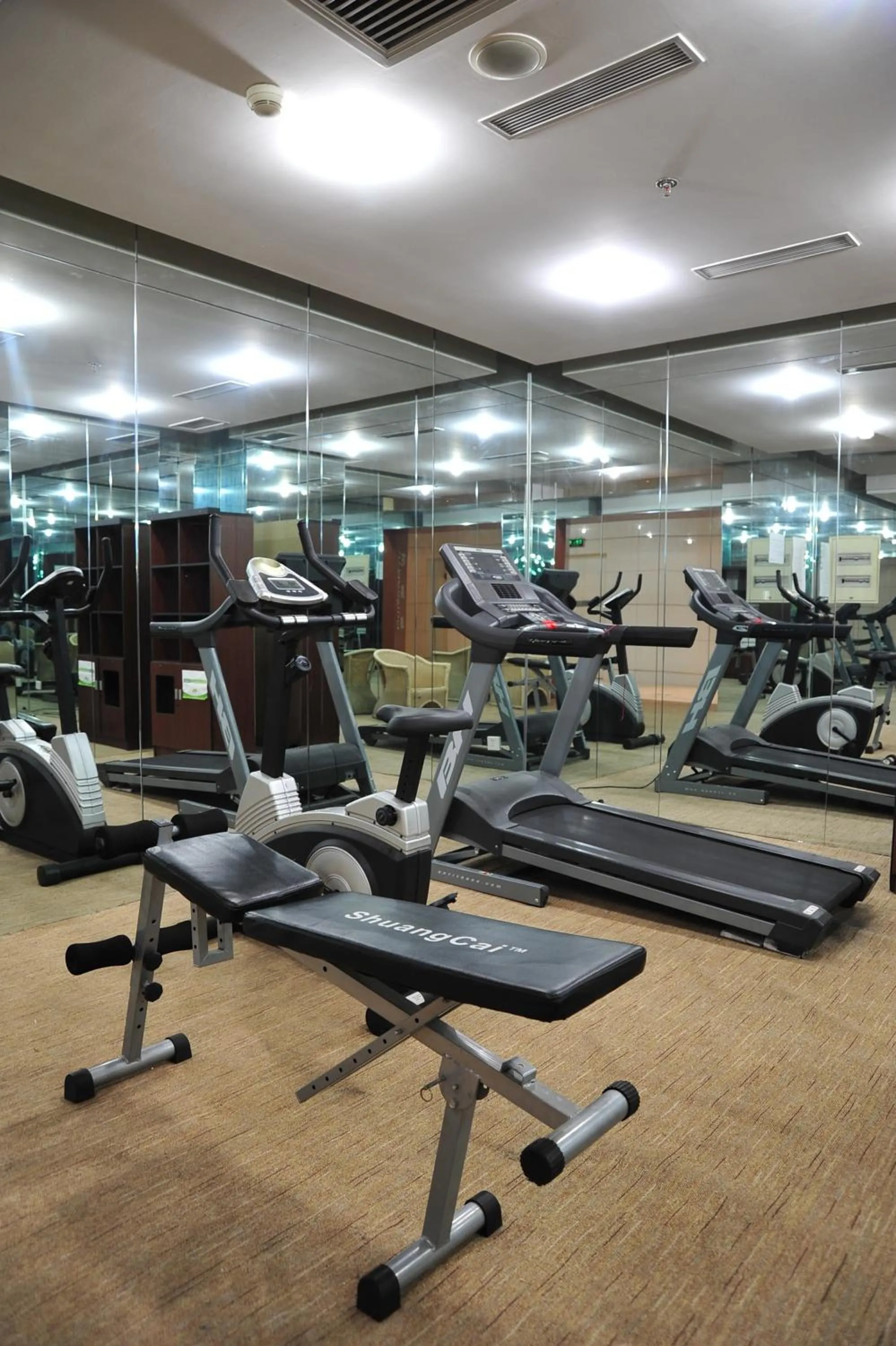 Fitness centre/facilities in Gubei Garden Hotel Shanghai Hongqiao