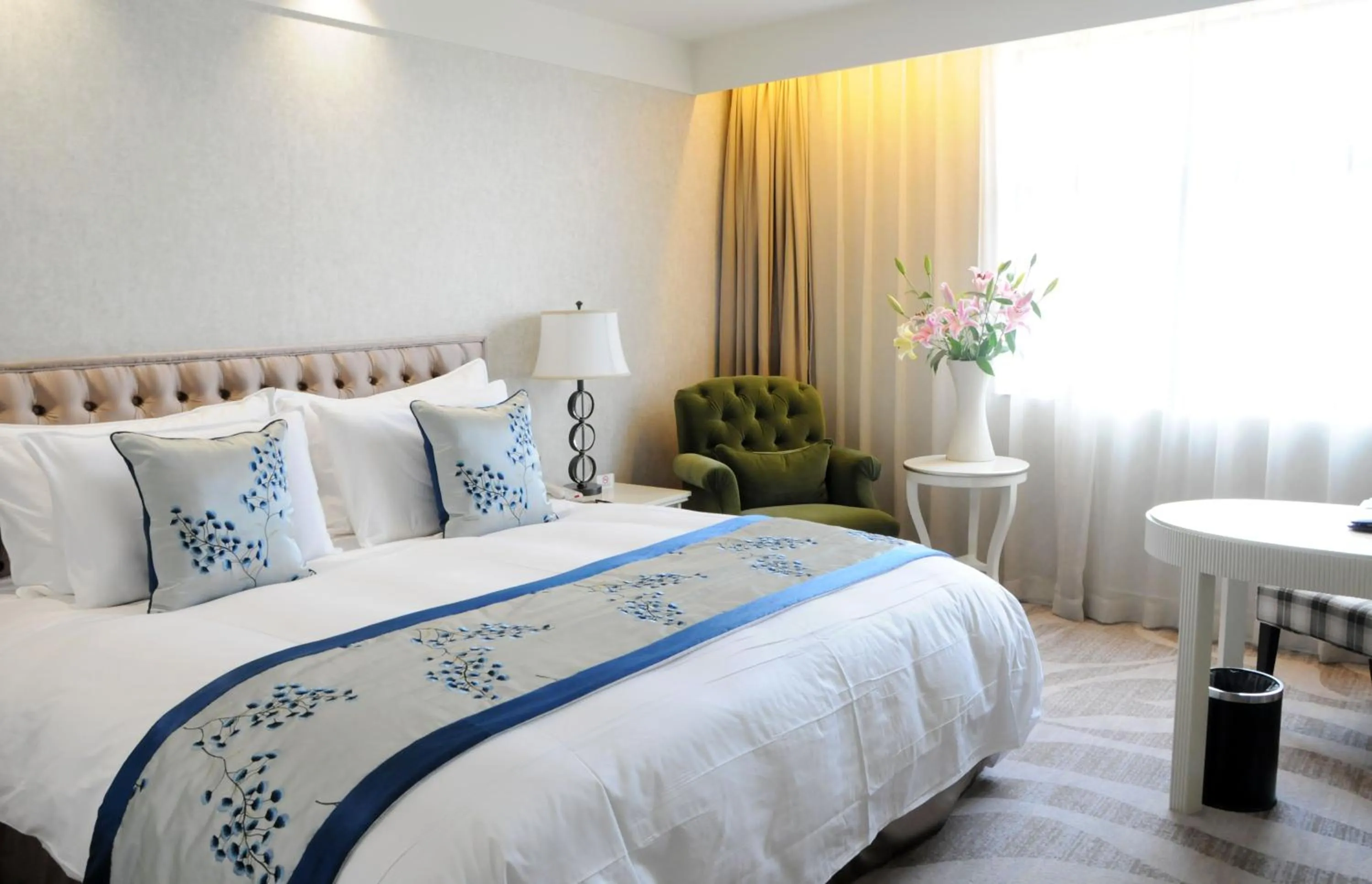 Bed in Gubei Garden Hotel Shanghai Hongqiao