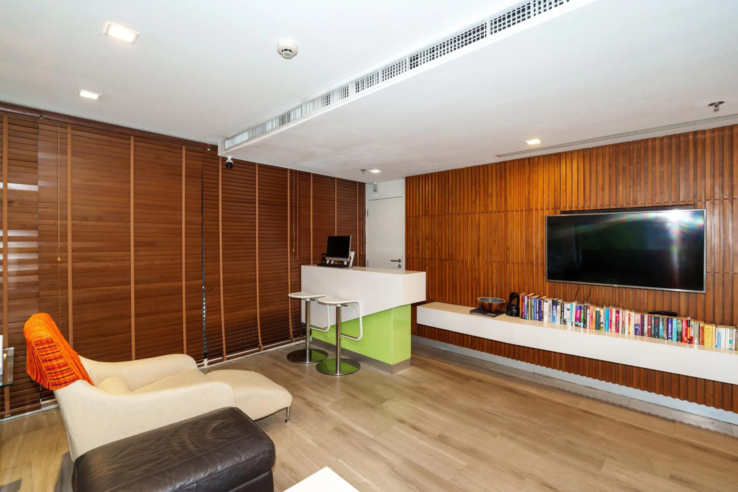 Lobby or reception in Marvin Suites Hotel