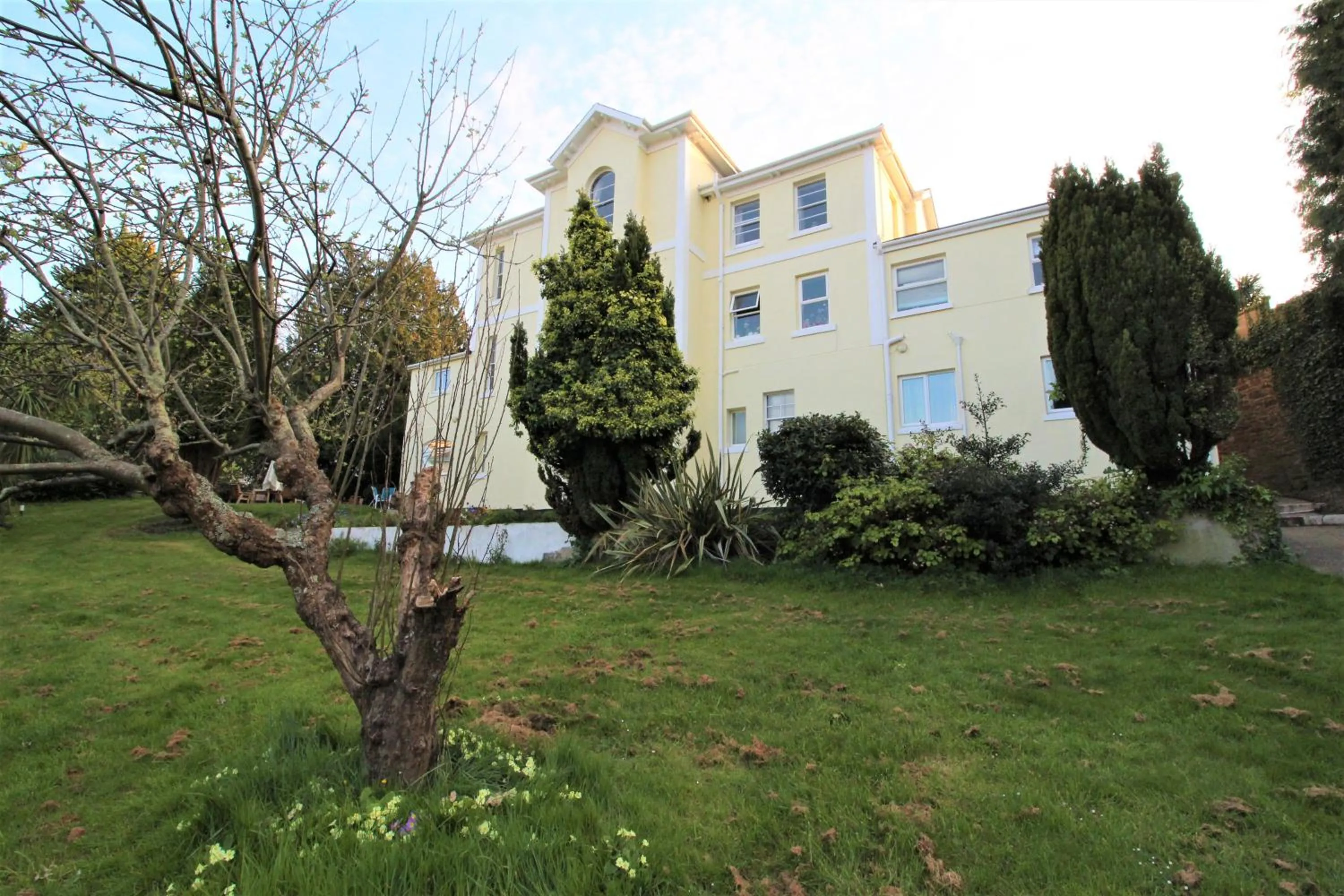 Property building in Chelston Dene Holiday Apartments