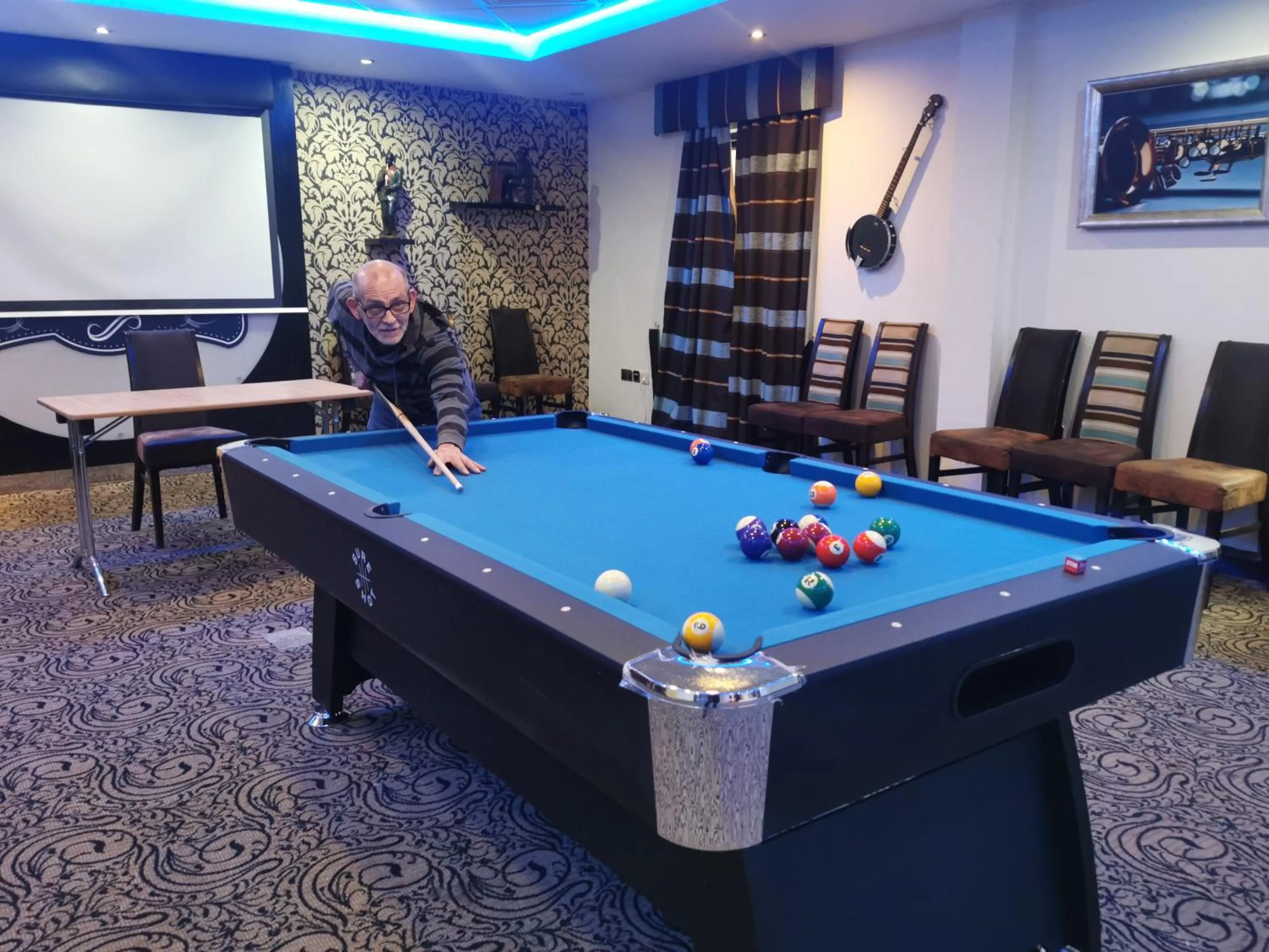 Billiard in The BlueBell Hotel