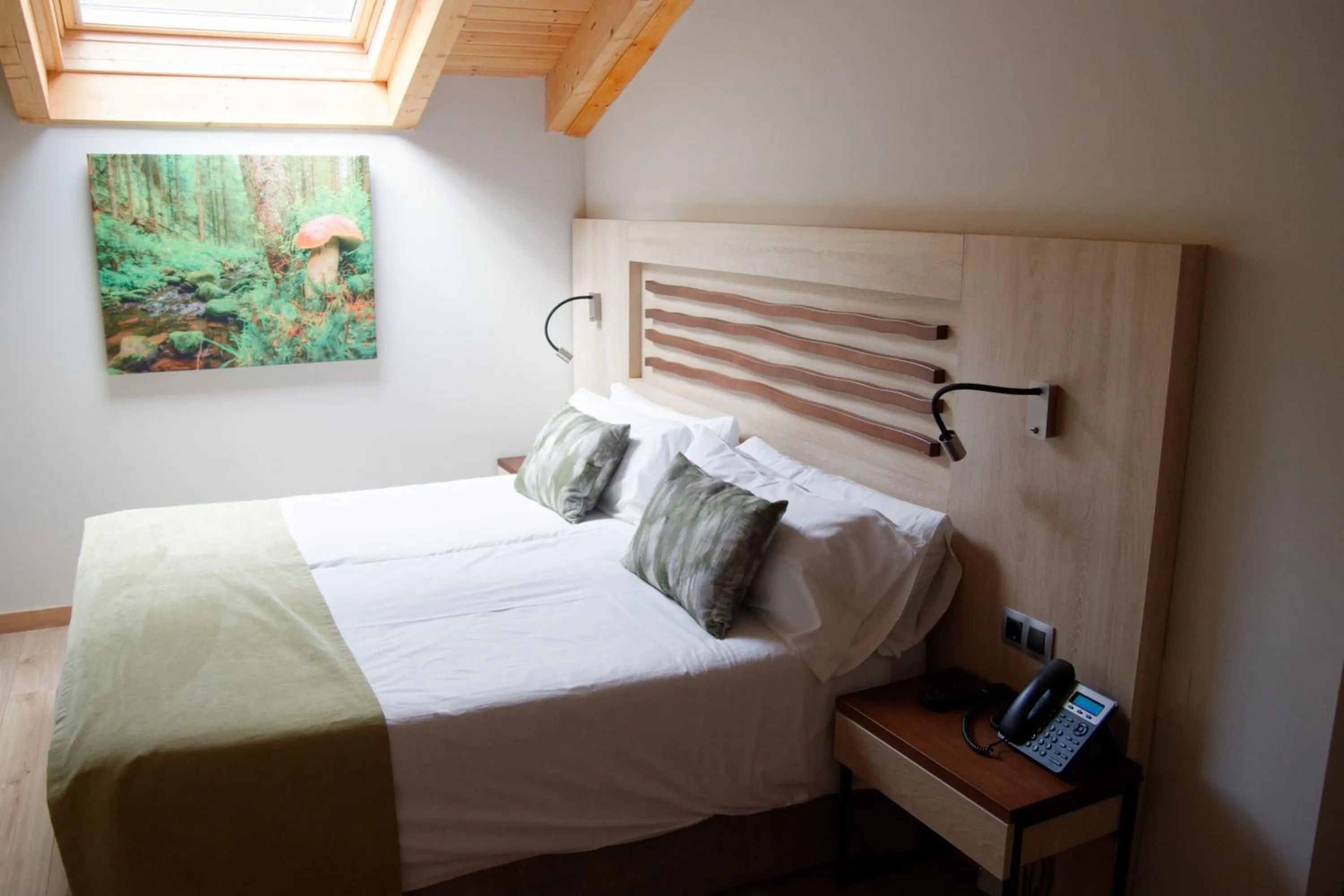 Property building, Bed in Hotel Rural Las Montañas de Pumar