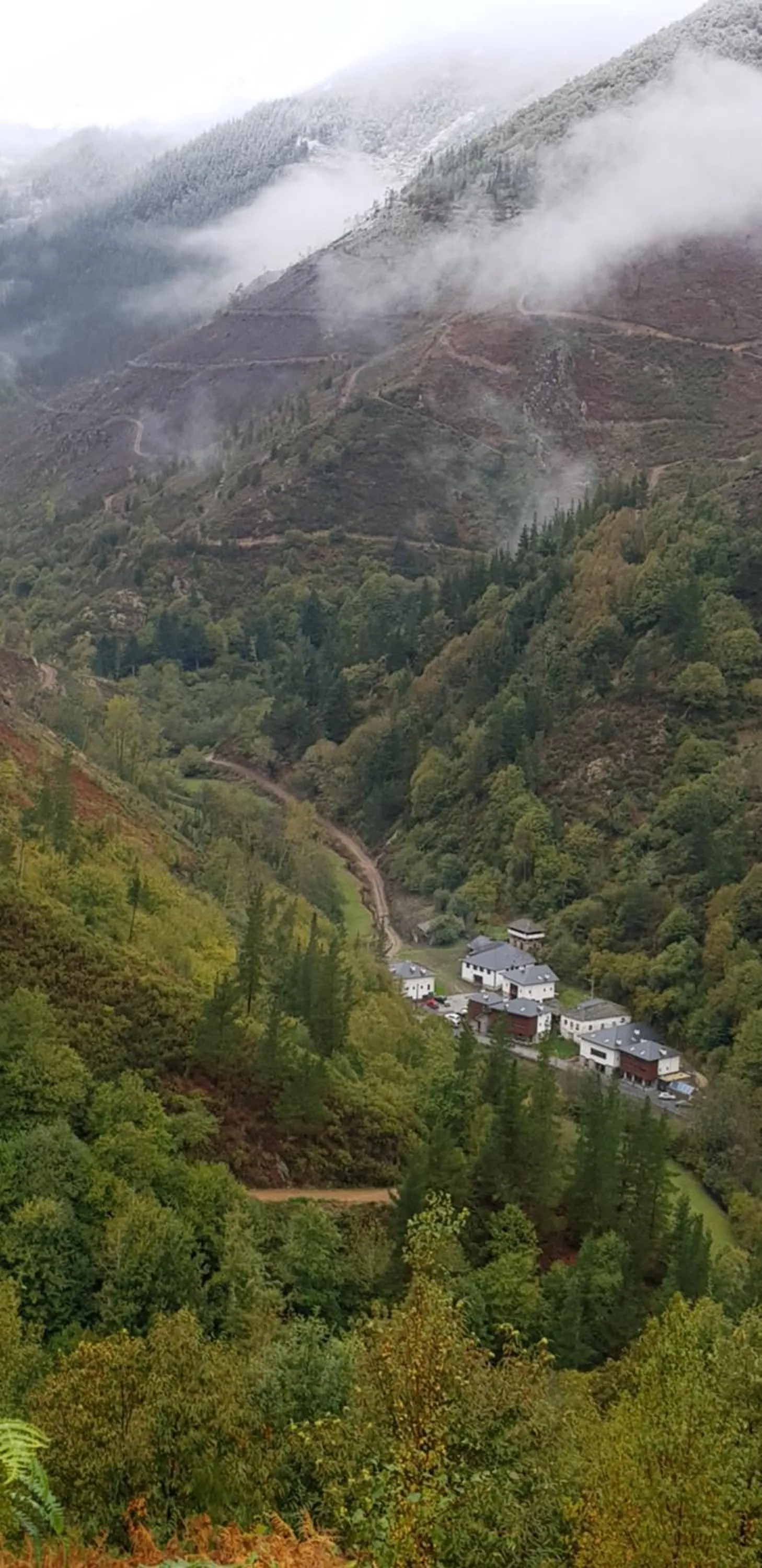 Property building in Hotel Rural Las Montañas de Pumar