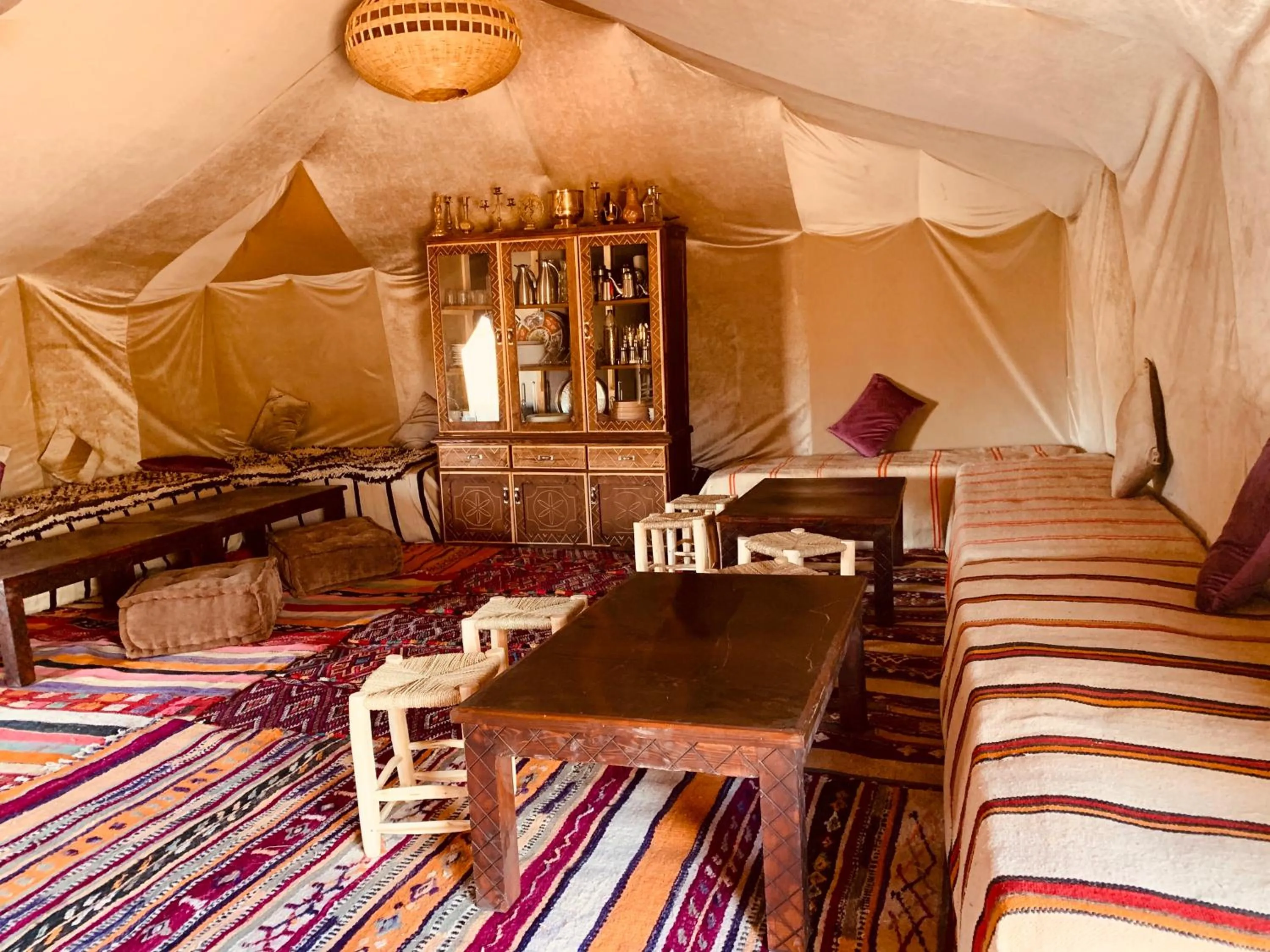 Restaurant/places to eat, Bed in Sahara wellness camp
