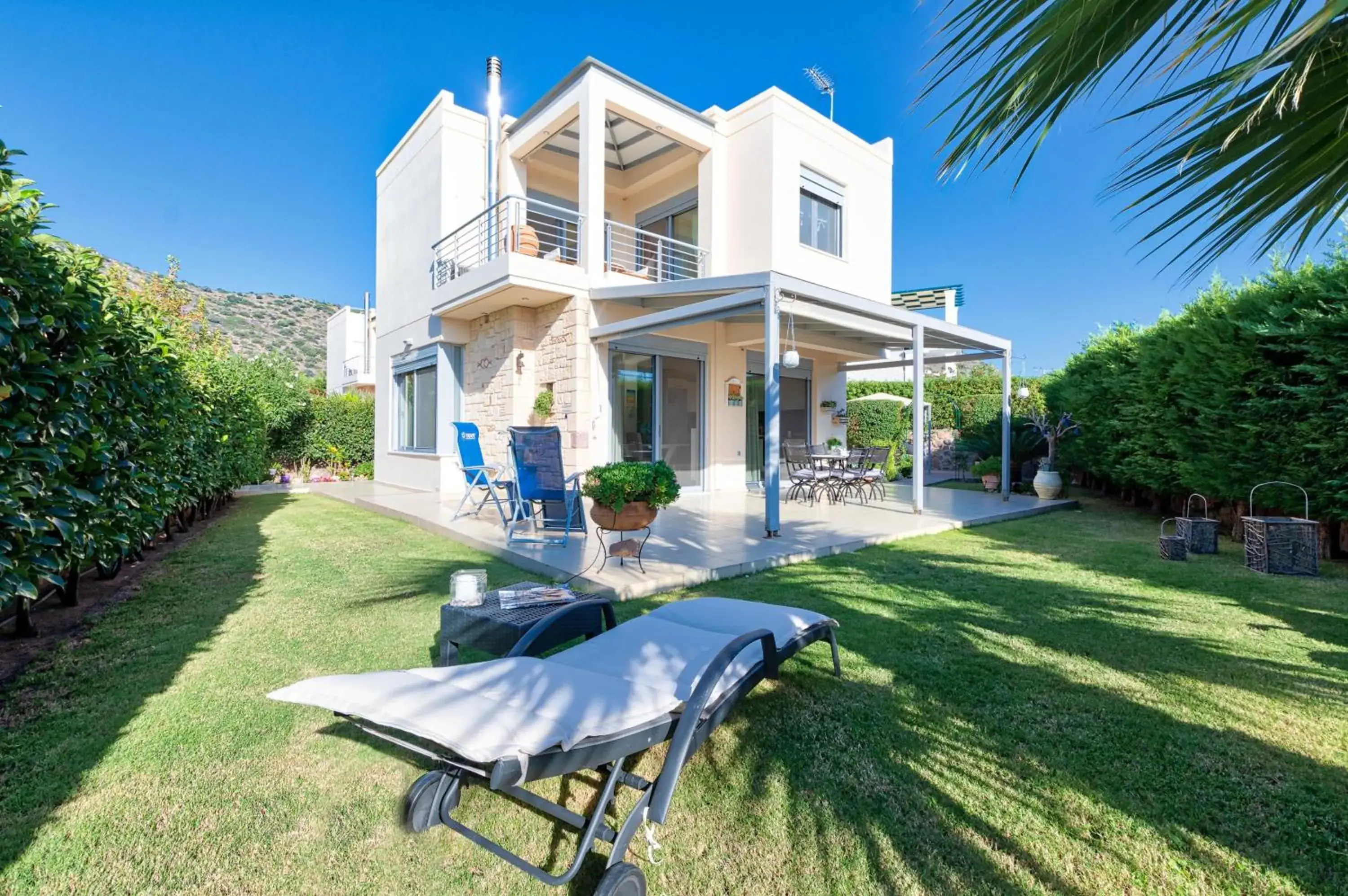 Elegant new maisonette near the sea Elegant new maisonette near the sea