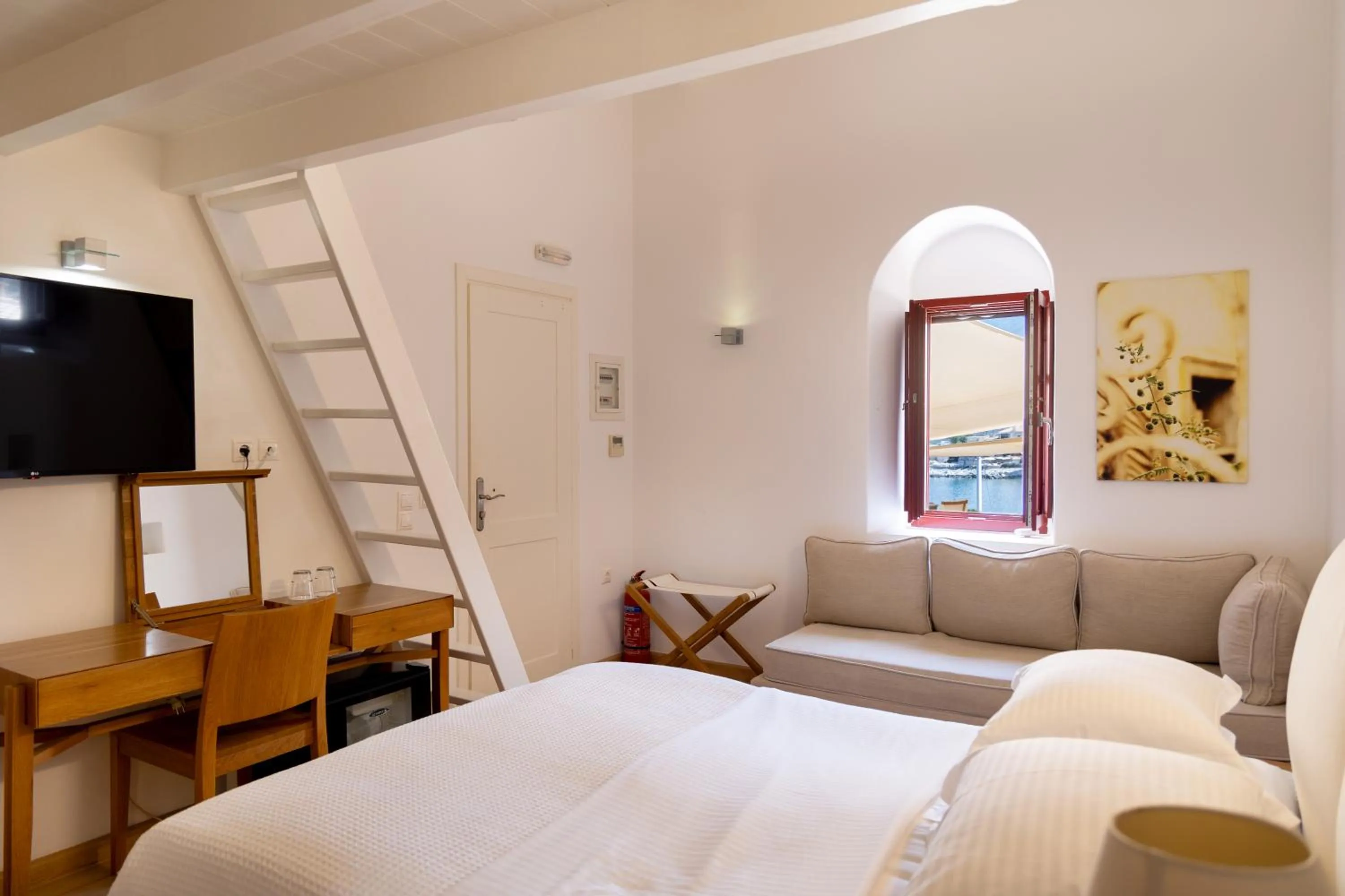 Bed in Pirgos Mavromichali