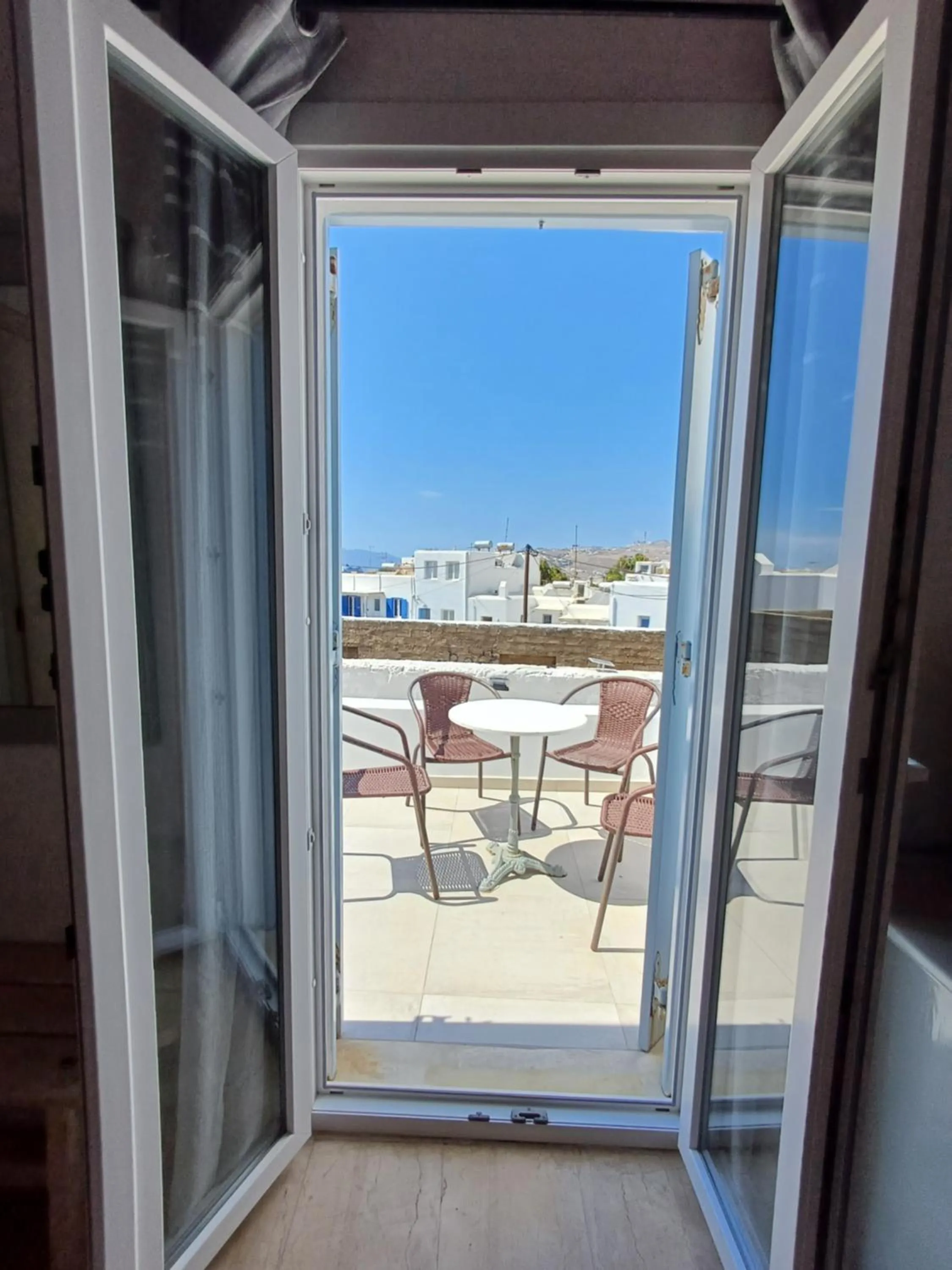 Patio in Manos Rooms