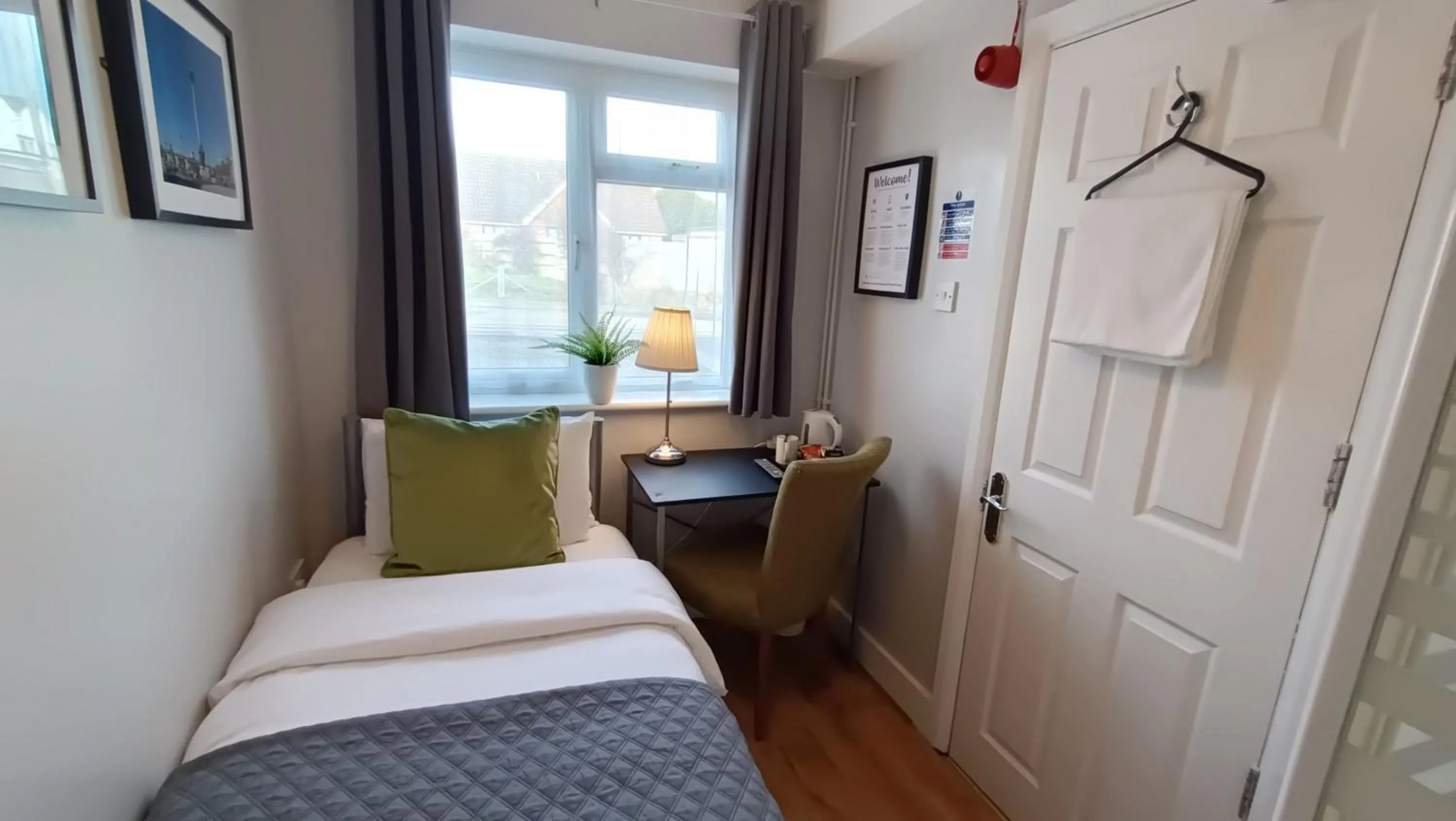 Single Room with Shared Bathroom in Stansted Lodge Elsenham