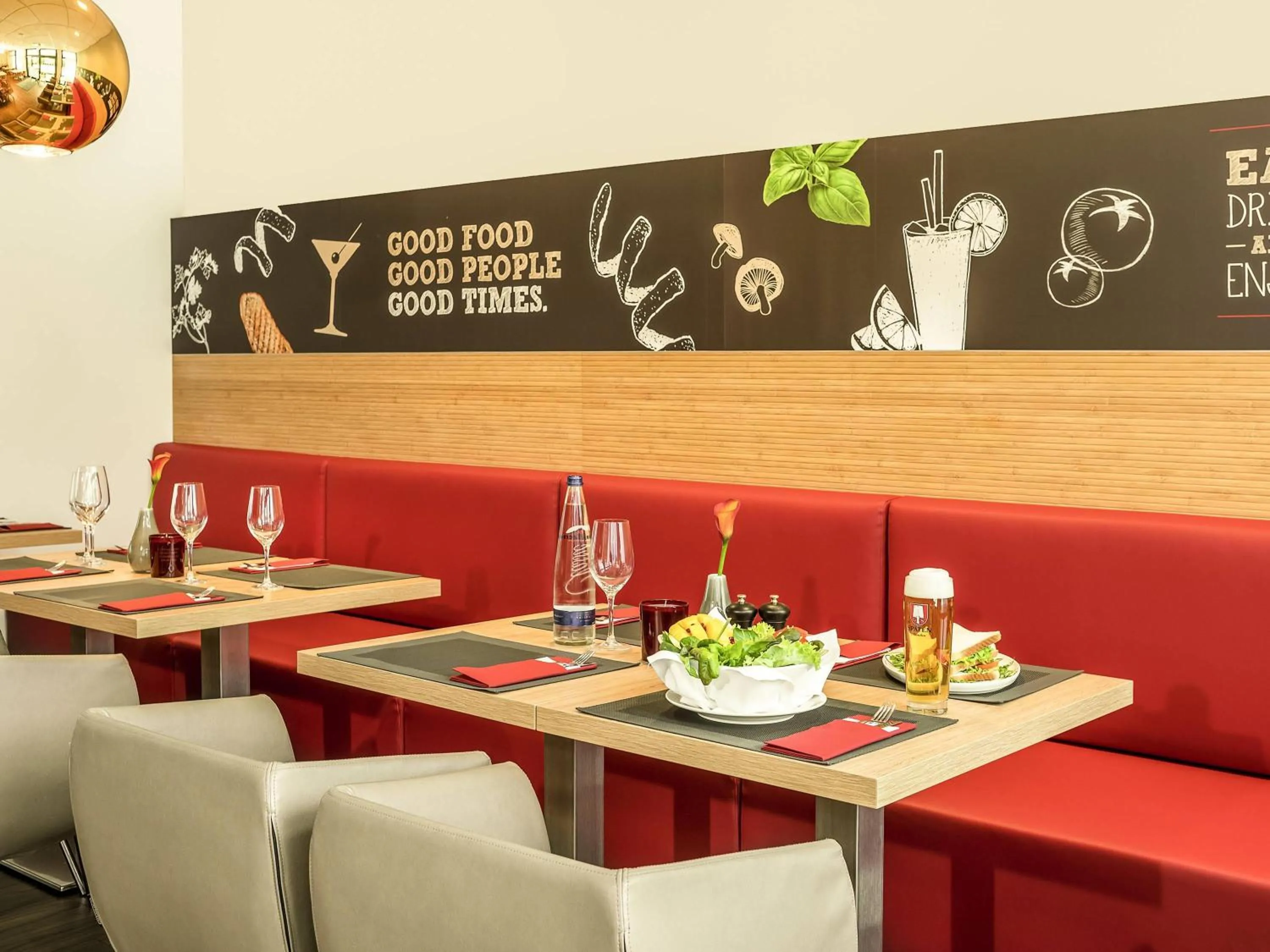 Lounge or bar in ibis München City Süd